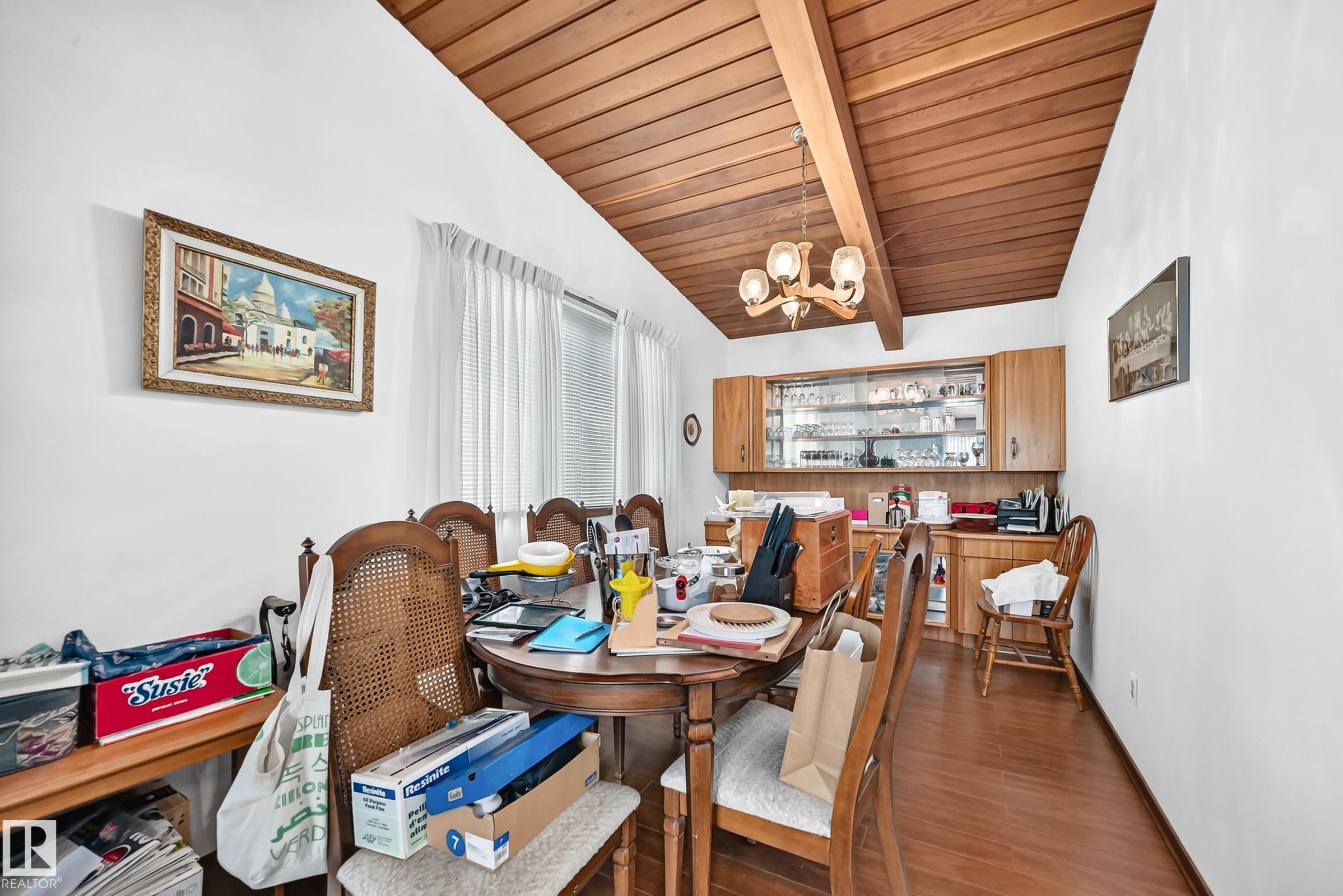https://zimg.paragon.ice.com/ParagonImages/Property/PM/RAE/225408325/17/0/0/46993f1f646315572e3a735ccb670359/1/ba4f8924f2b356dde759fed987b028bd/225408325-0f26621b-36b8-4b32-9257-cad895f655ca.JPG