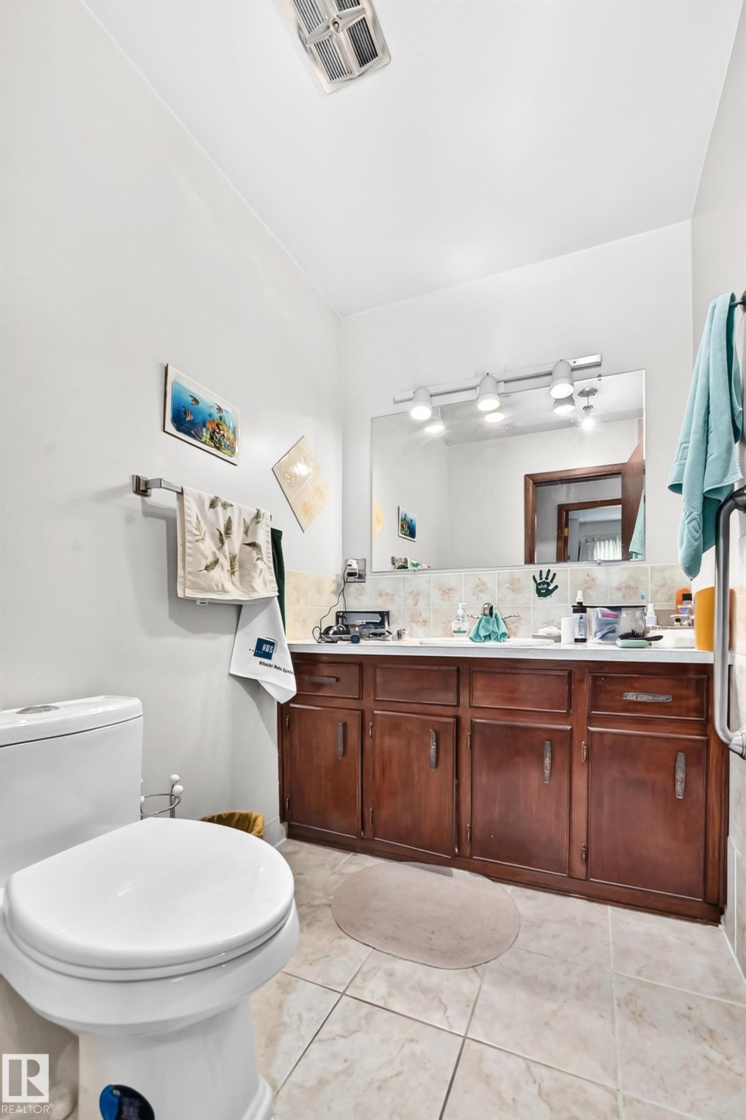 https://zimg.paragon.ice.com/ParagonImages/Property/PM/RAE/225408325/25/0/0/cc5b05e50bed477f7bb02ee308fc8f76/1/ba4f8924f2b356dde759fed987b028bd/225408325-c8d9c646-9f51-487b-a5e6-9633190a843e.JPG
