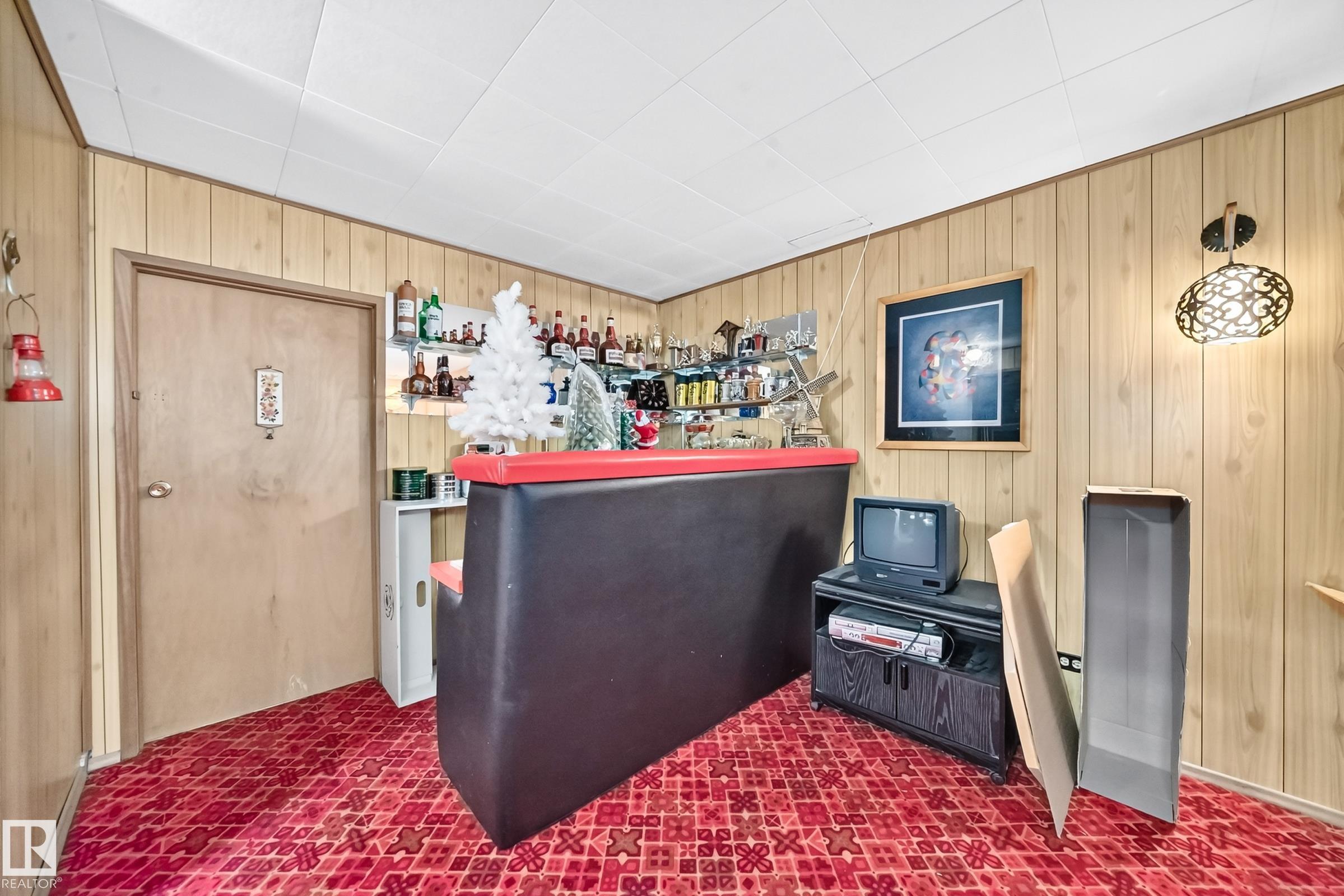 https://zimg.paragon.ice.com/ParagonImages/Property/PM/RAE/225408325/47/0/0/03f93caad51f68fb790809c7814ed992/1/ba4f8924f2b356dde759fed987b028bd/225408325-3d02bbbe-93f9-4e03-a468-422ac133b9bf.JPG