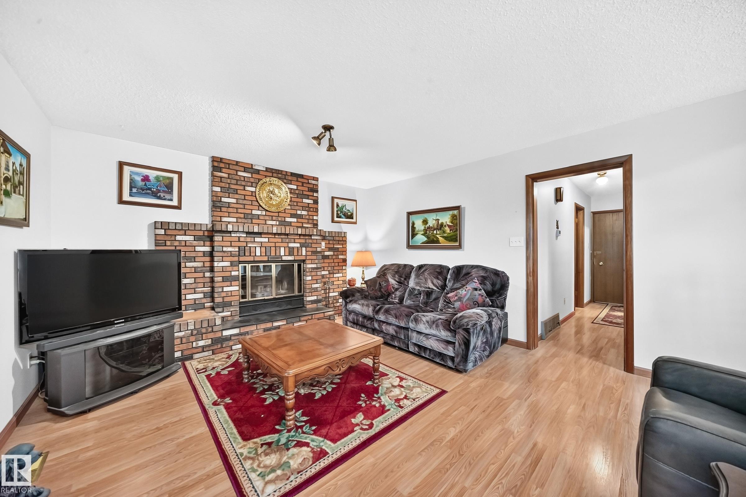https://zimg.paragon.ice.com/ParagonImages/Property/PM/RAE/225408325/6/0/0/84867fac695d526aa1384509dba2ab6d/1/ba4f8924f2b356dde759fed987b028bd/225408325-19a8cf07-6aae-41e0-8297-7a179a480bca.JPG
