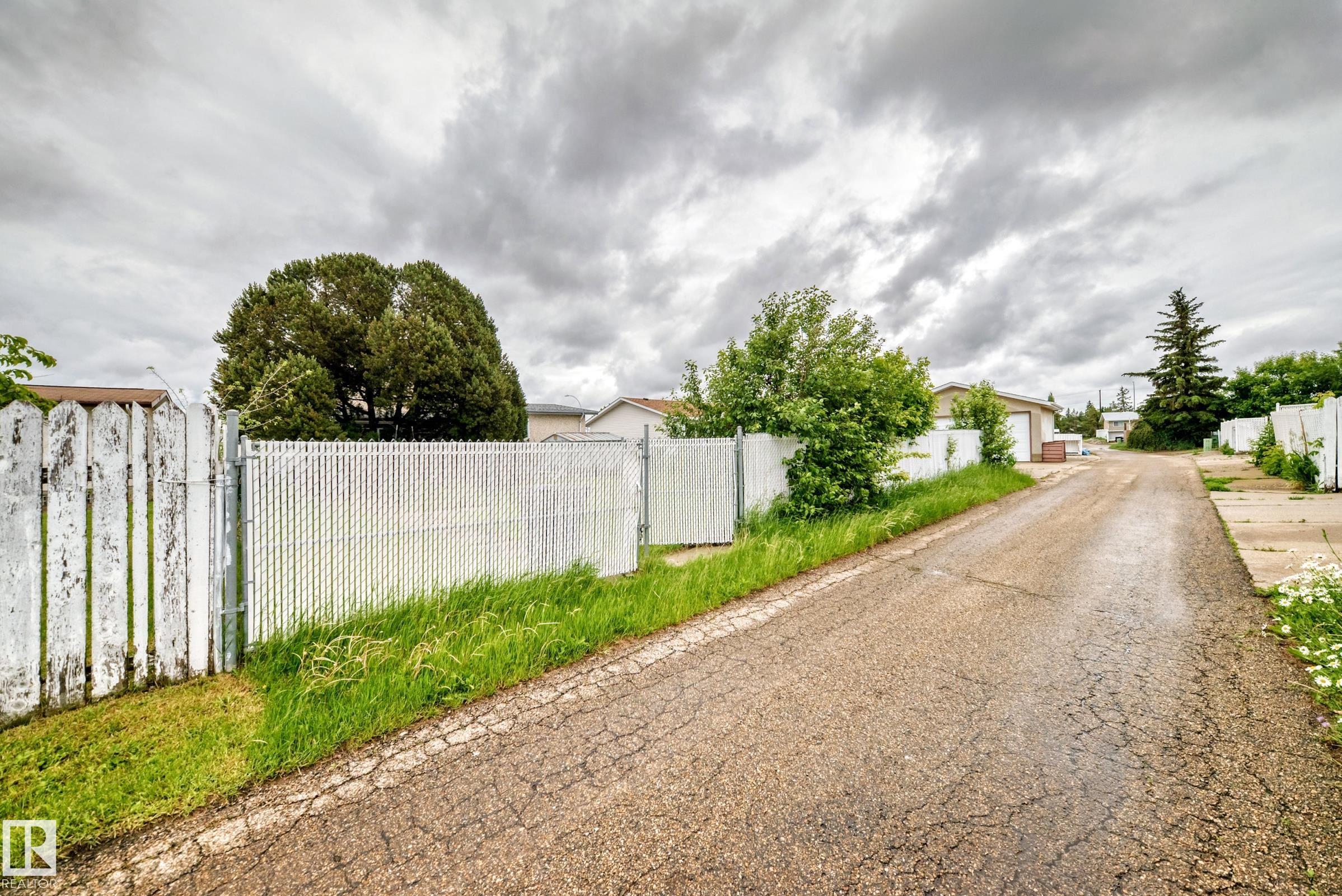 https://zimg.paragon.ice.com/ParagonImages/Property/PM/RAE/225408325/62/0/0/b385650b0f9c24413bca11c203fab4f1/1/ba4f8924f2b356dde759fed987b028bd/225408325-2fda904e-824c-41c6-a2db-40cac4b00828.JPG
