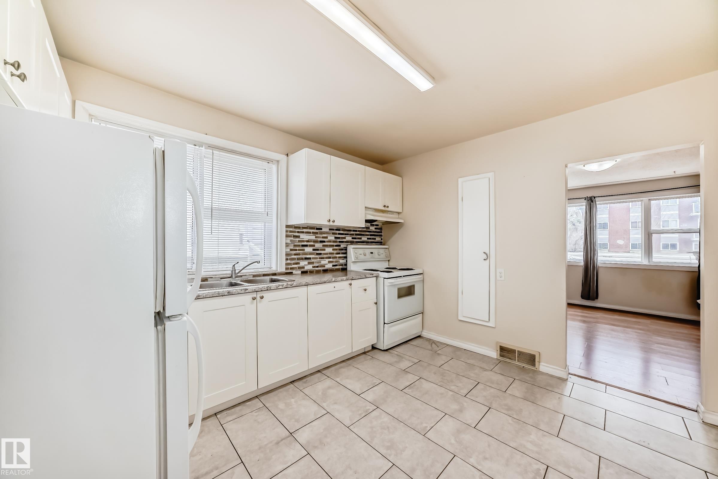 Photo 11 at 11716 124 Street NW, Inglewood, Edmonton