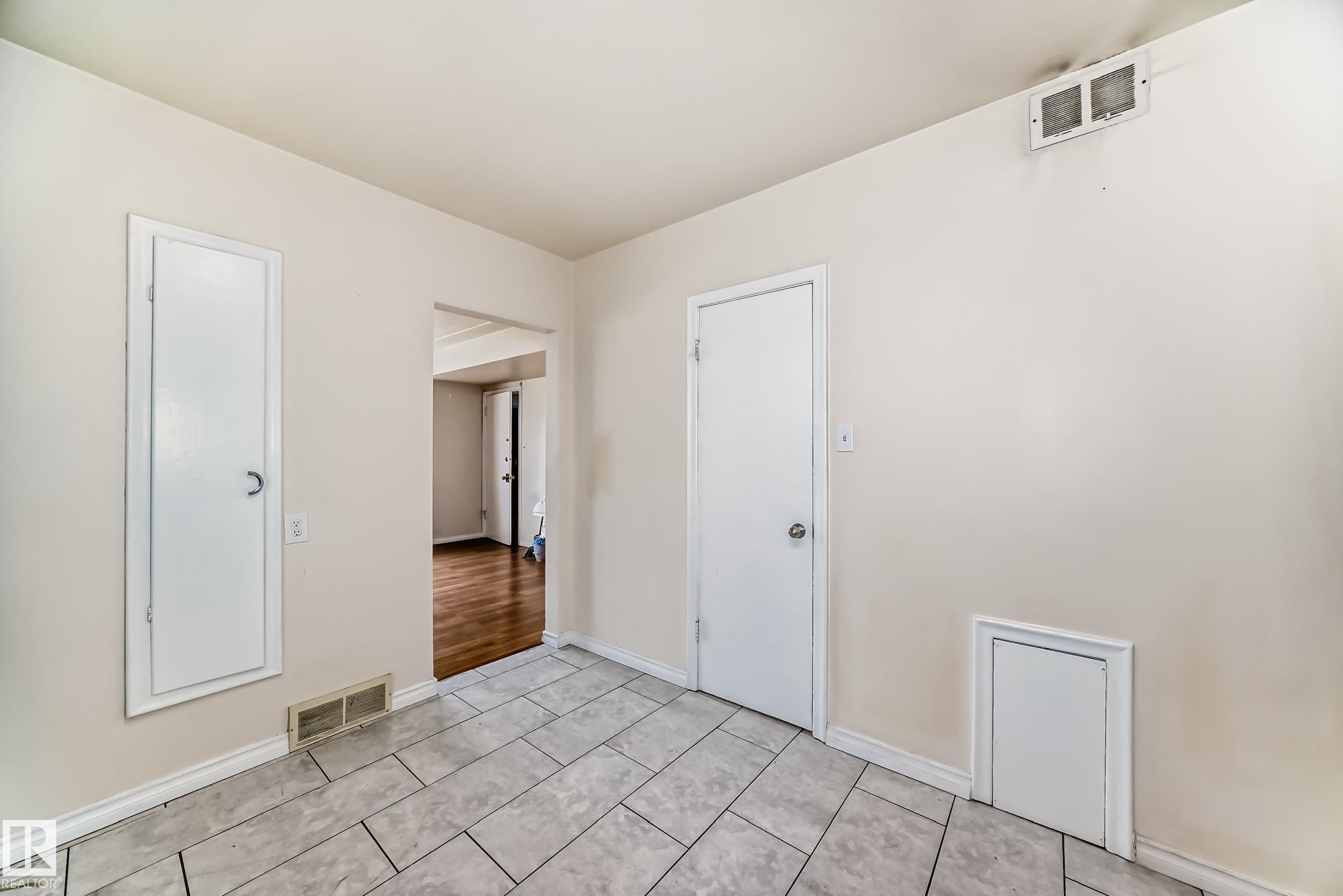 Photo 12 at 11716 124 Street NW, Inglewood, Edmonton