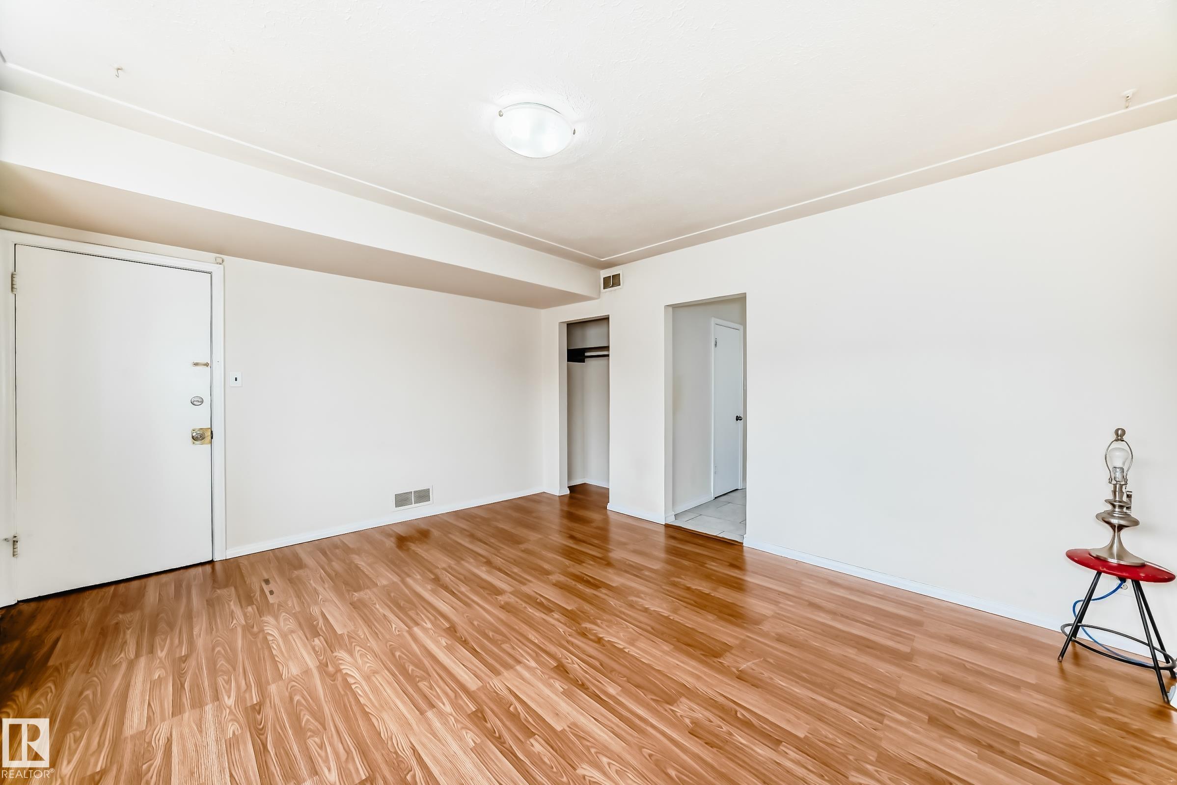 Photo 8 at 11716 124 Street NW, Inglewood, Edmonton