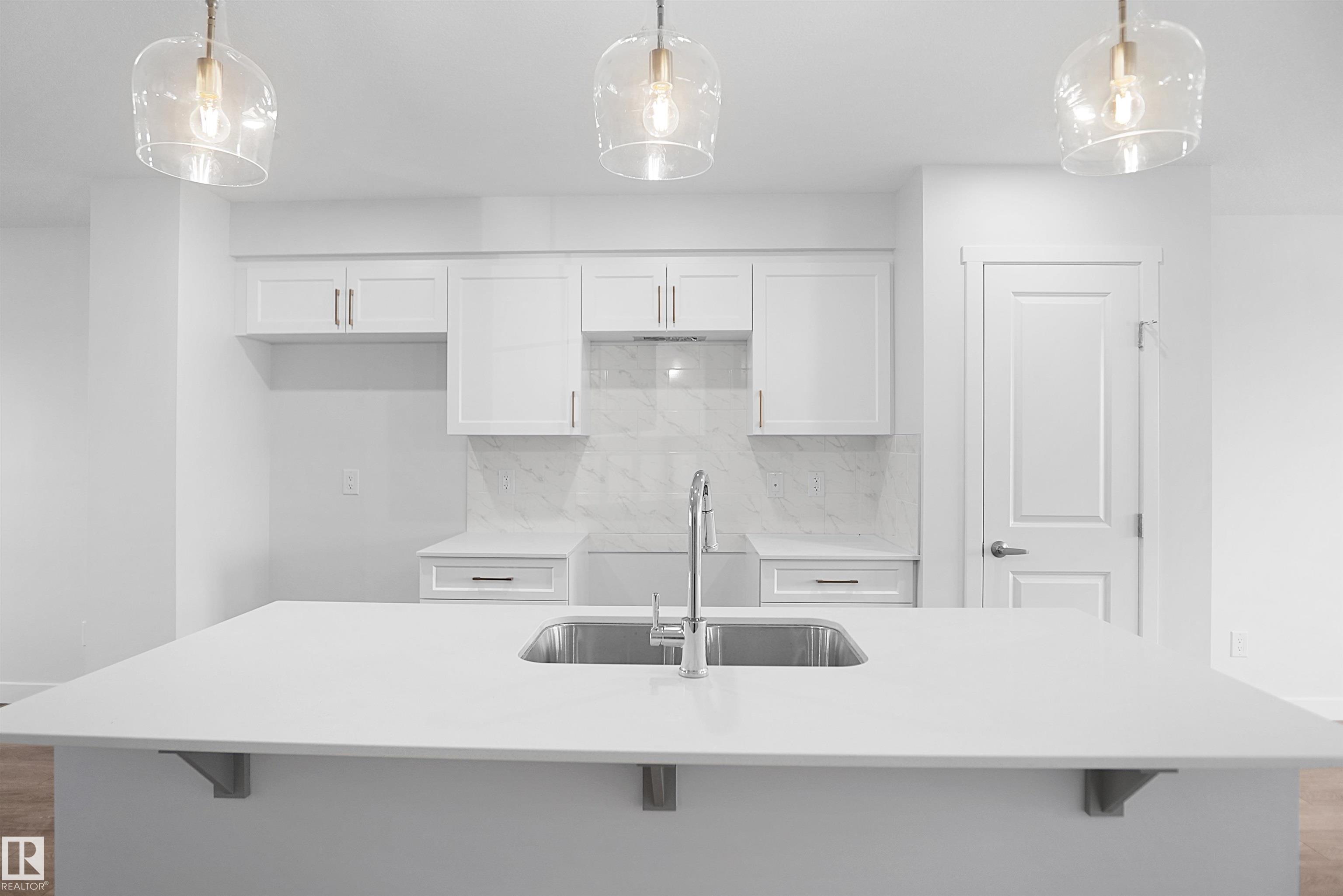 Photo 8 at 22525 83a Avenue NW, Rosenthal, Edmonton