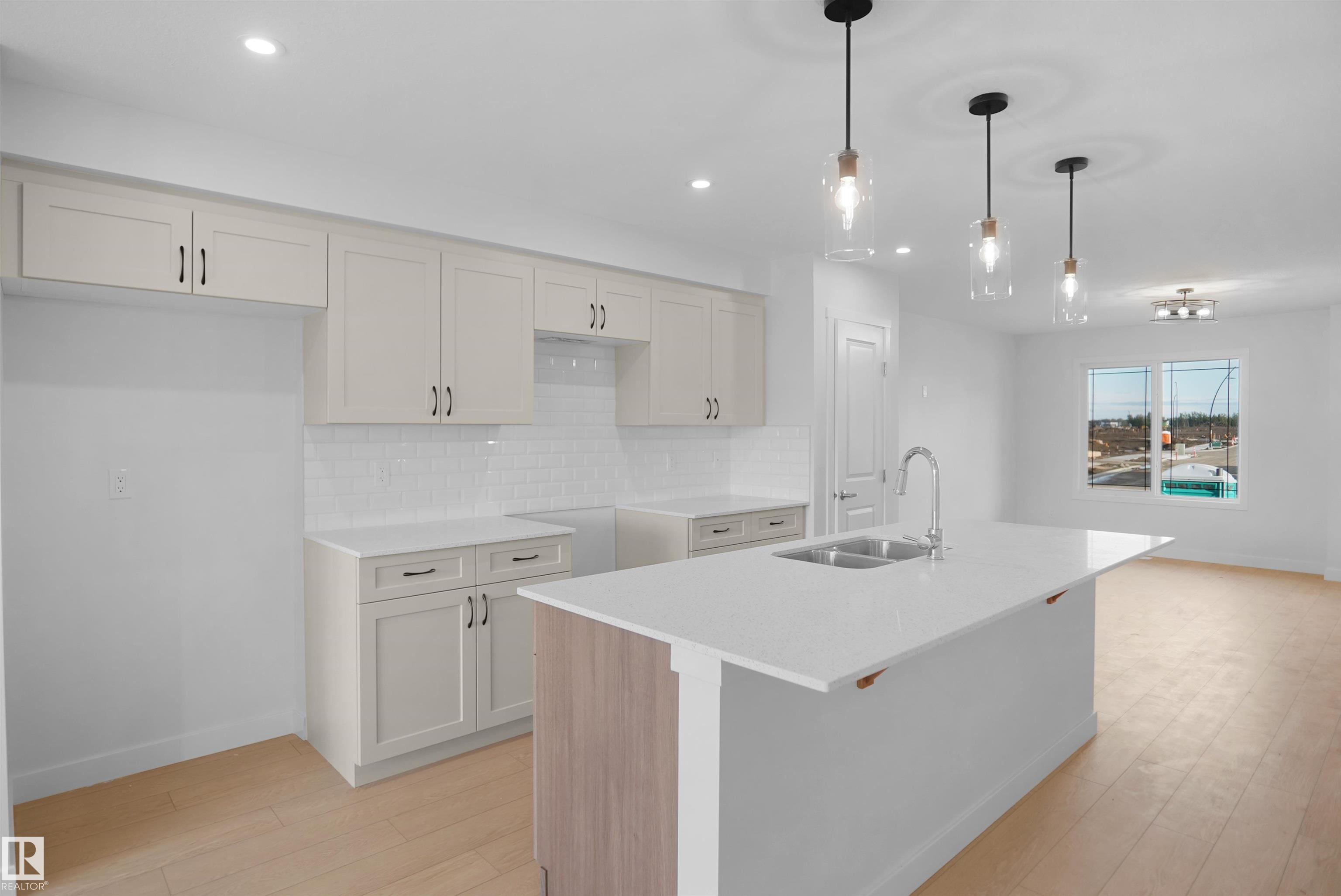 Photo 10 at 22513 83a Avenue NW, Rosenthal, Edmonton