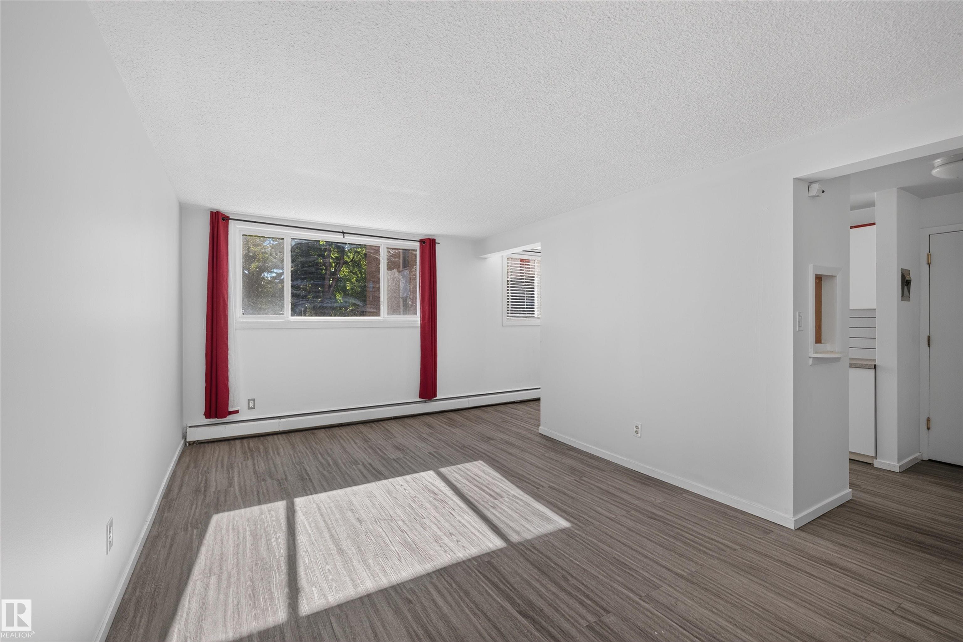 Photo 11 at 6 - 10230 122 Street NW, Wîhkwêntôwin, Edmonton