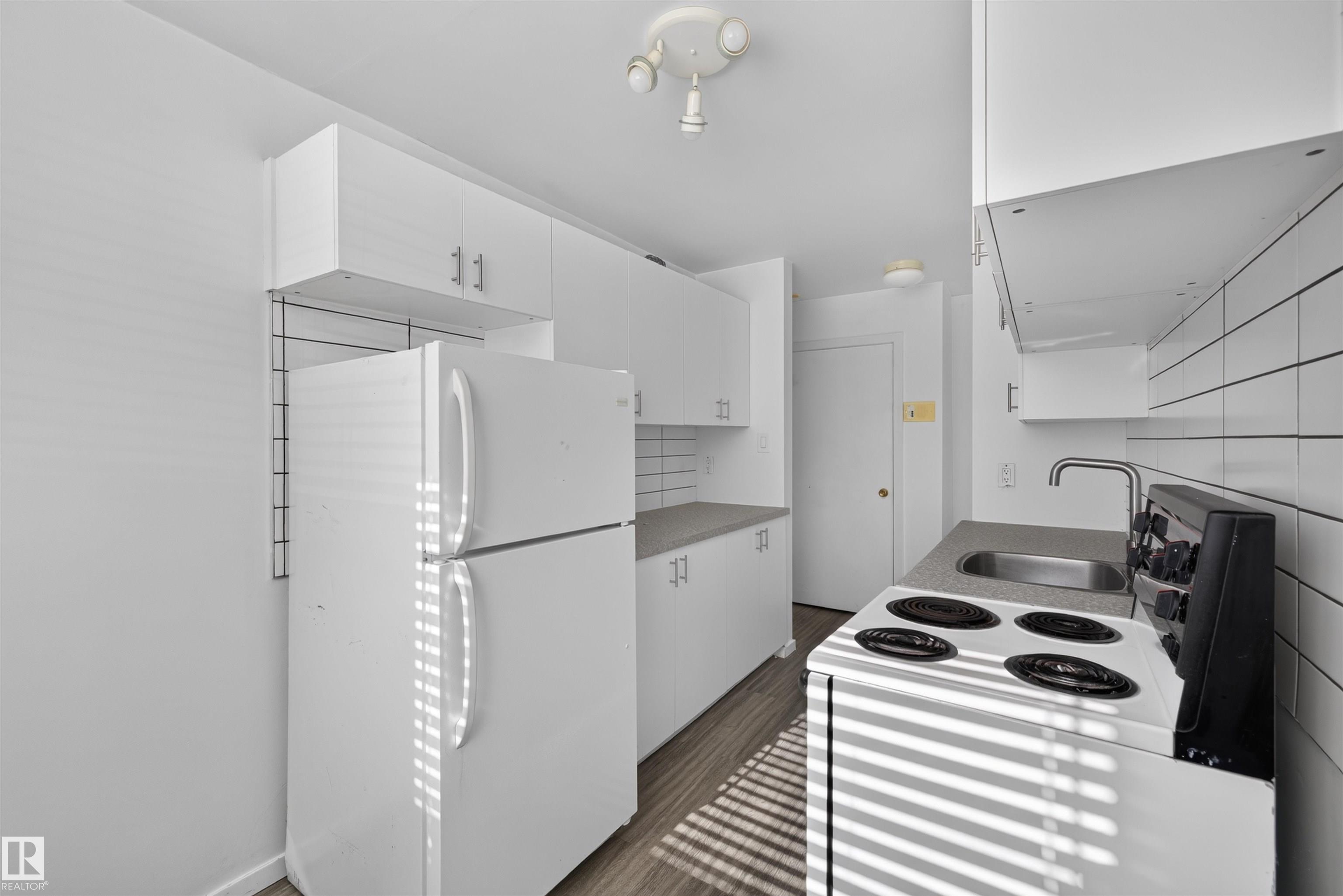 Photo 4 at 6 - 10230 122 Street NW, Wîhkwêntôwin, Edmonton