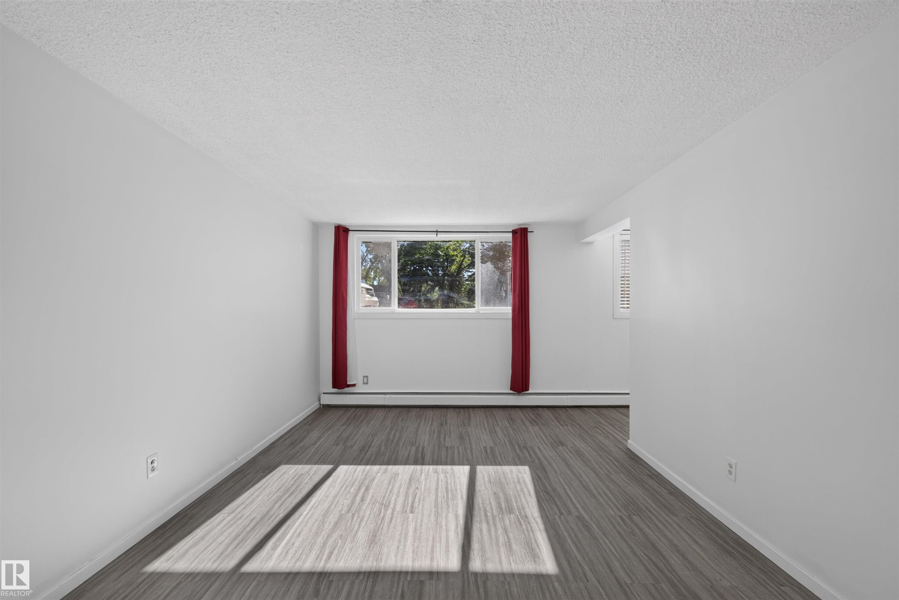 Photo 10 at 6 - 10230 122 Street NW, Wîhkwêntôwin, Edmonton