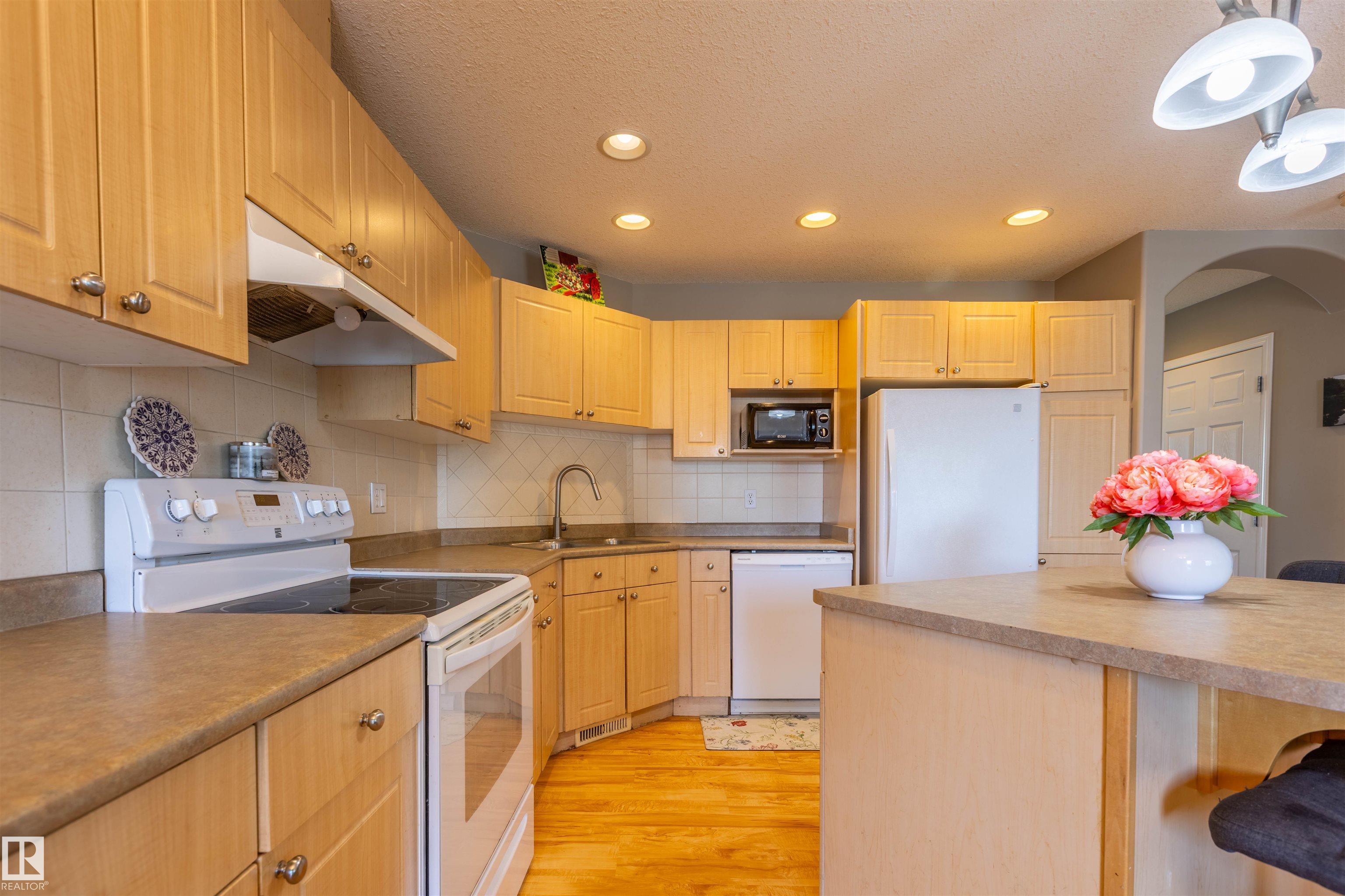 Photo 11 at 9509 99 Street, Morinville