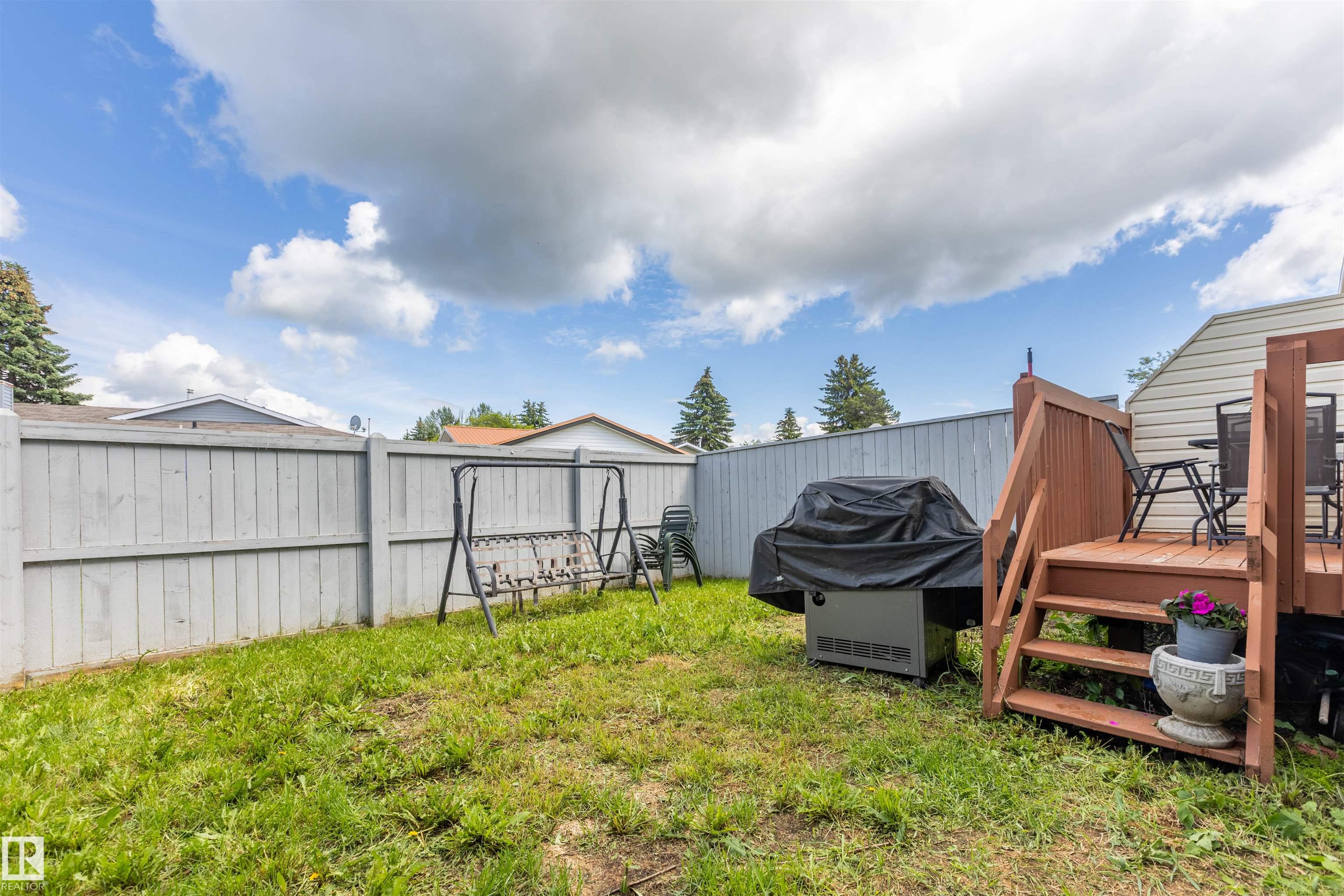 Photo 34 at 9509 99 Street, Morinville