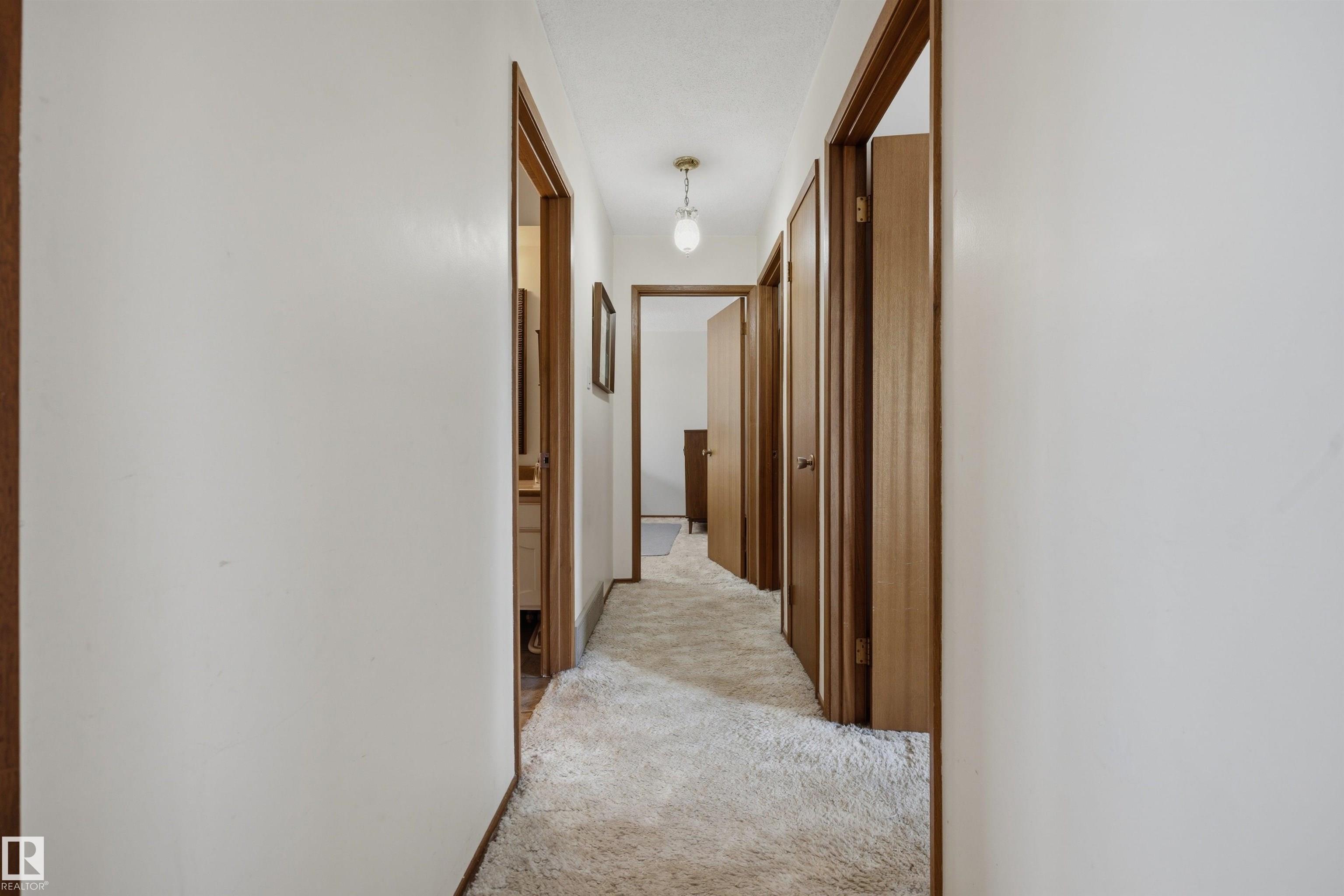 Photo 27 at 39 Manor Drive, Mills Haven, Sherwood Park