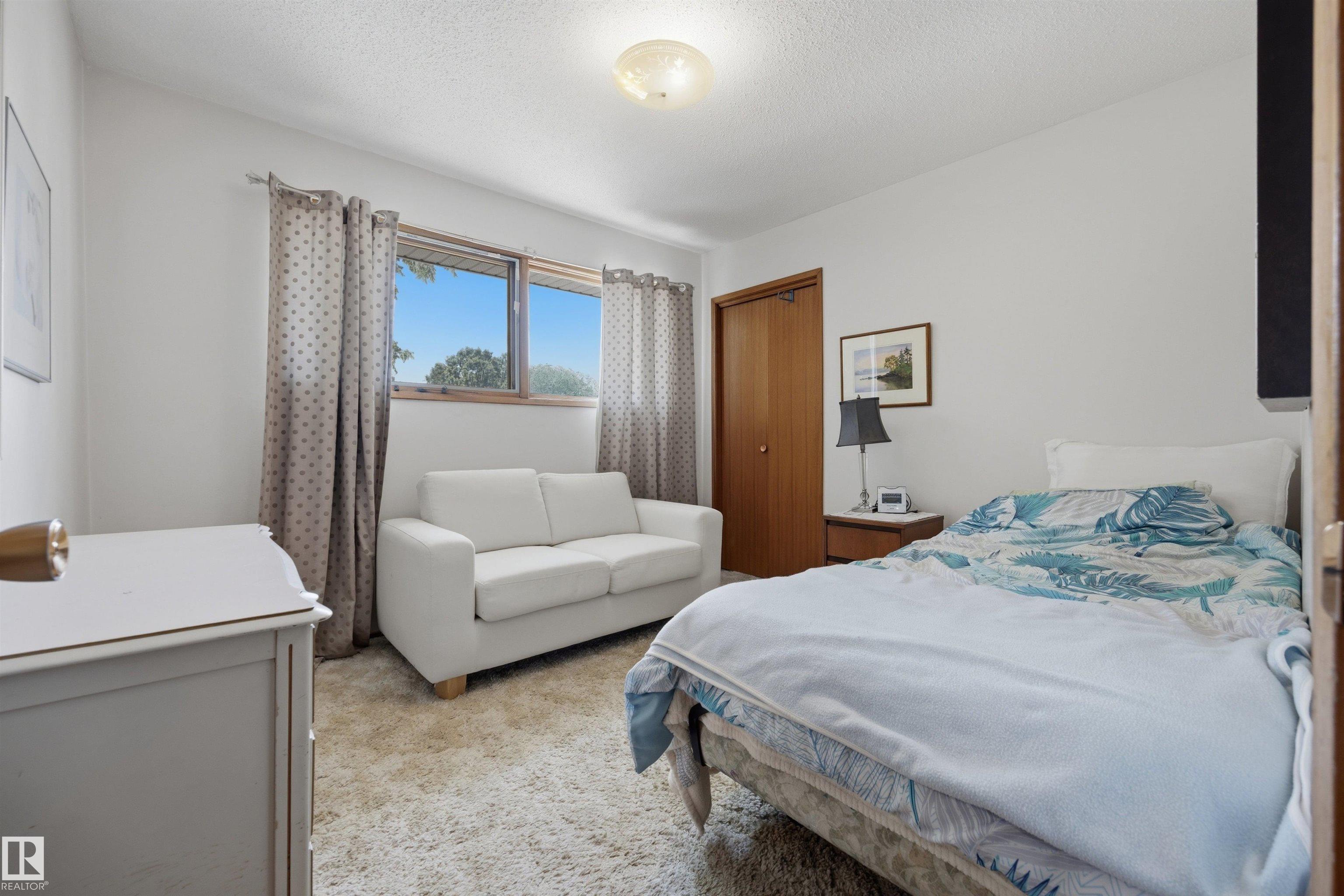 Photo 28 at 39 Manor Drive, Mills Haven, Sherwood Park