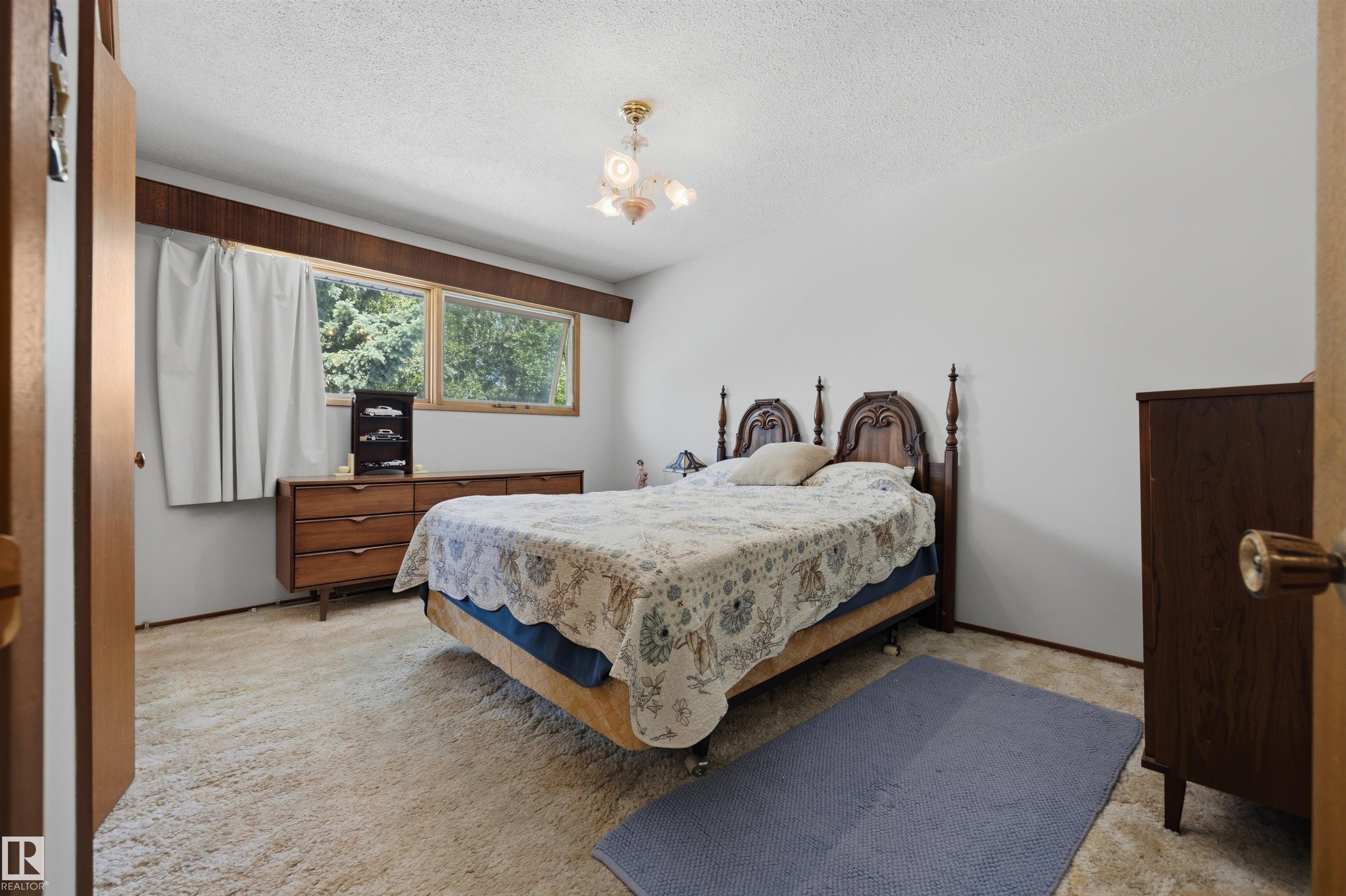 Photo 33 at 39 Manor Drive, Mills Haven, Sherwood Park