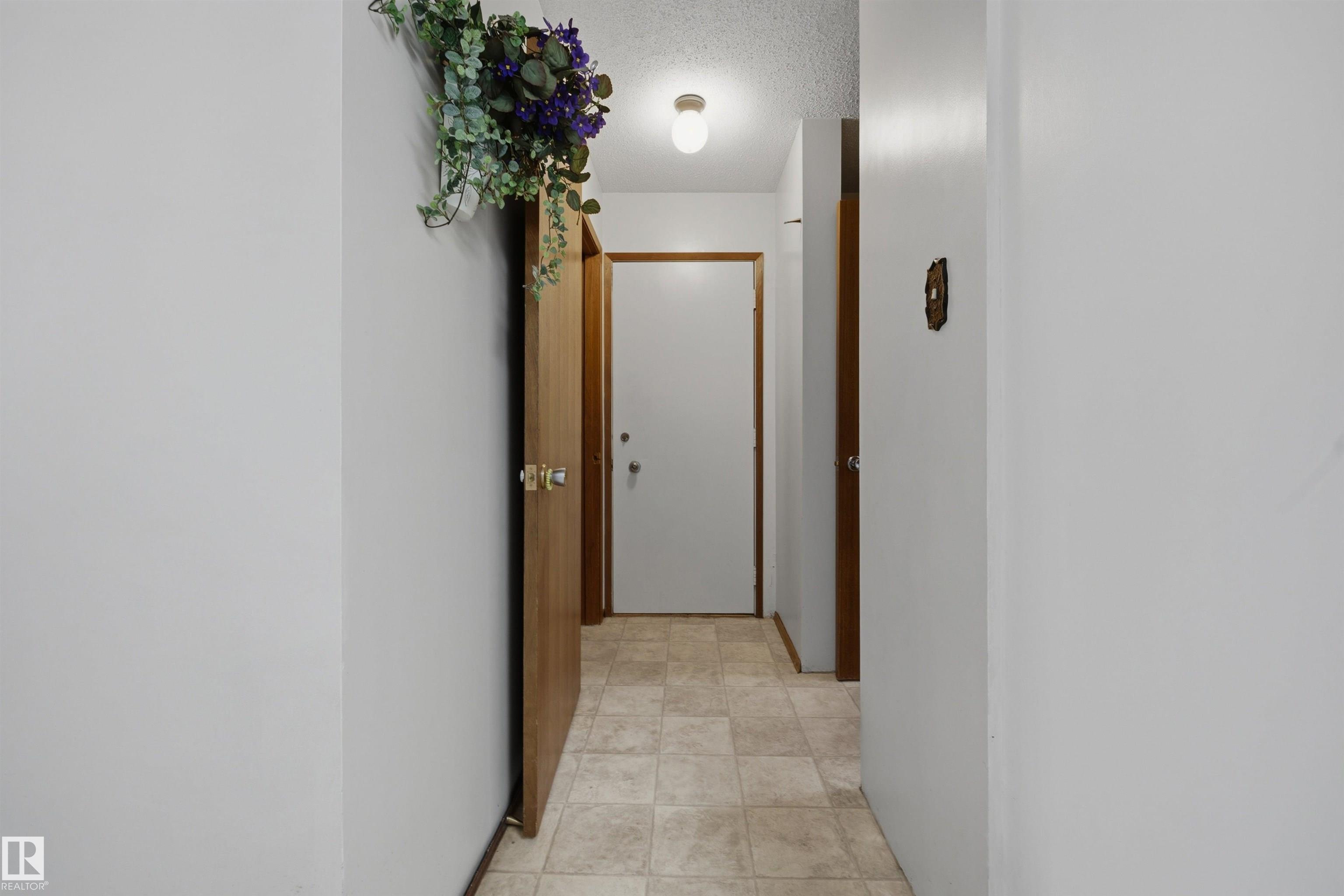 Photo 38 at 39 Manor Drive, Mills Haven, Sherwood Park