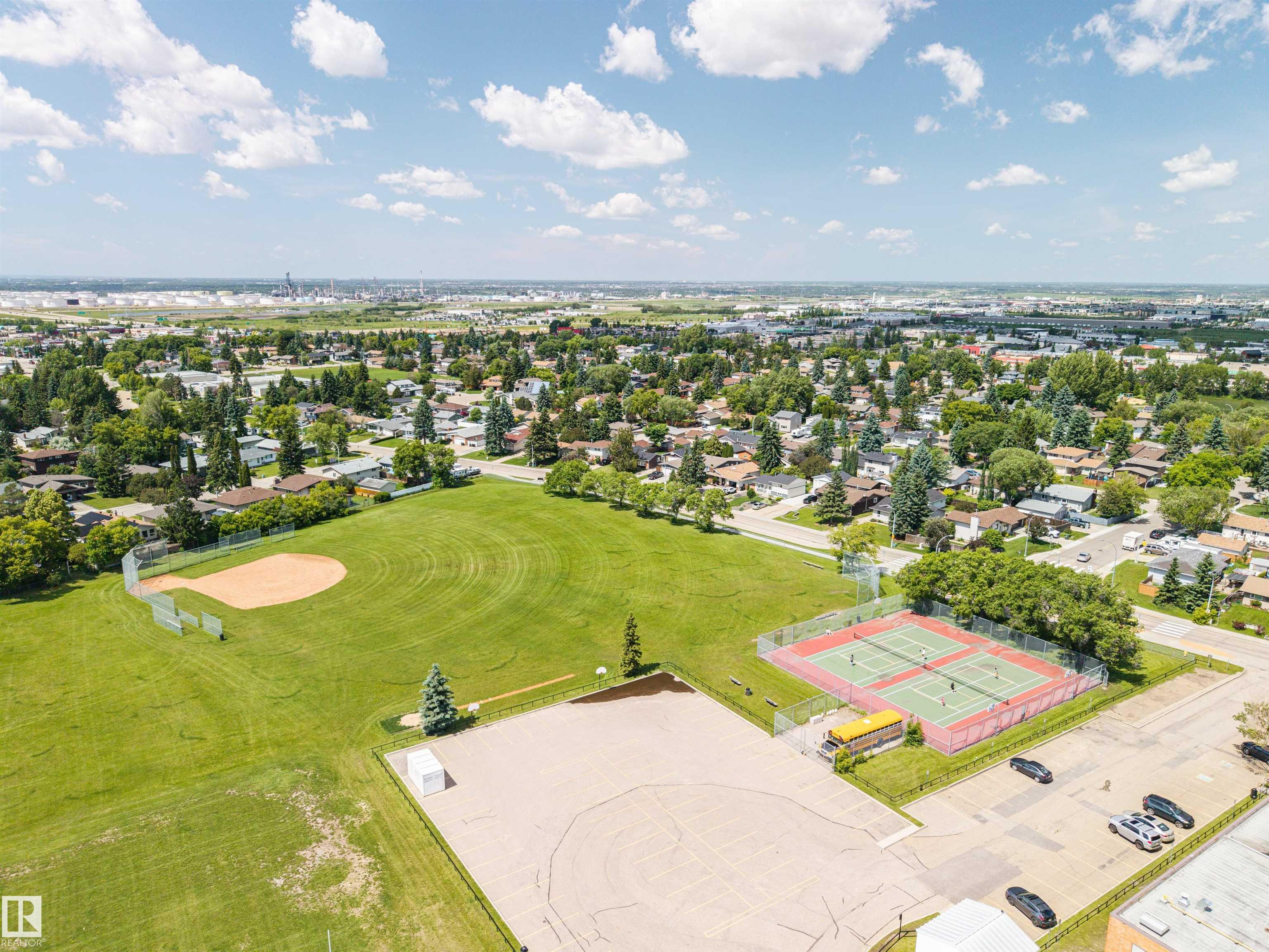 Photo 51 at 39 Manor Drive, Mills Haven, Sherwood Park