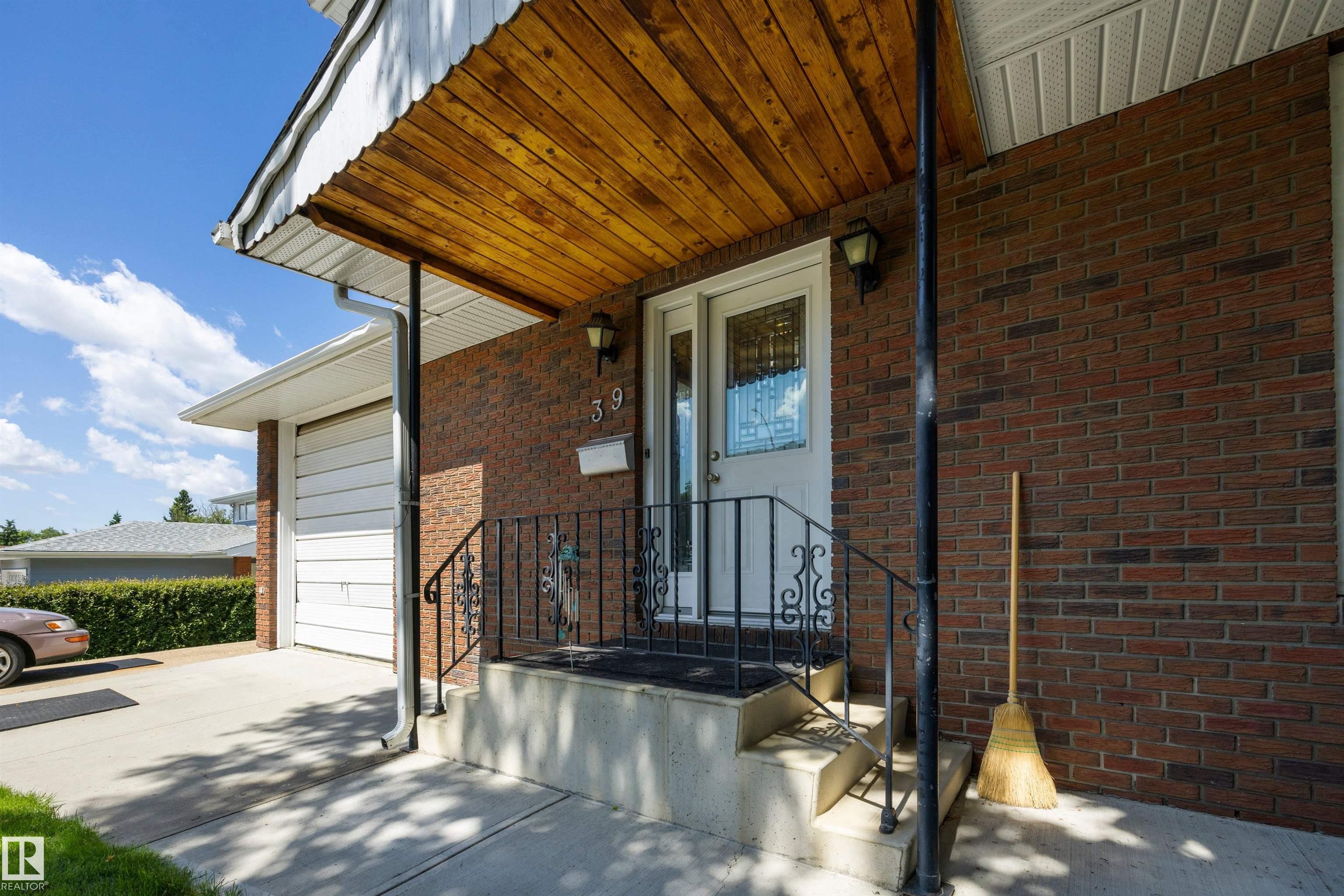 Photo 7 at 39 Manor Drive, Mills Haven, Sherwood Park