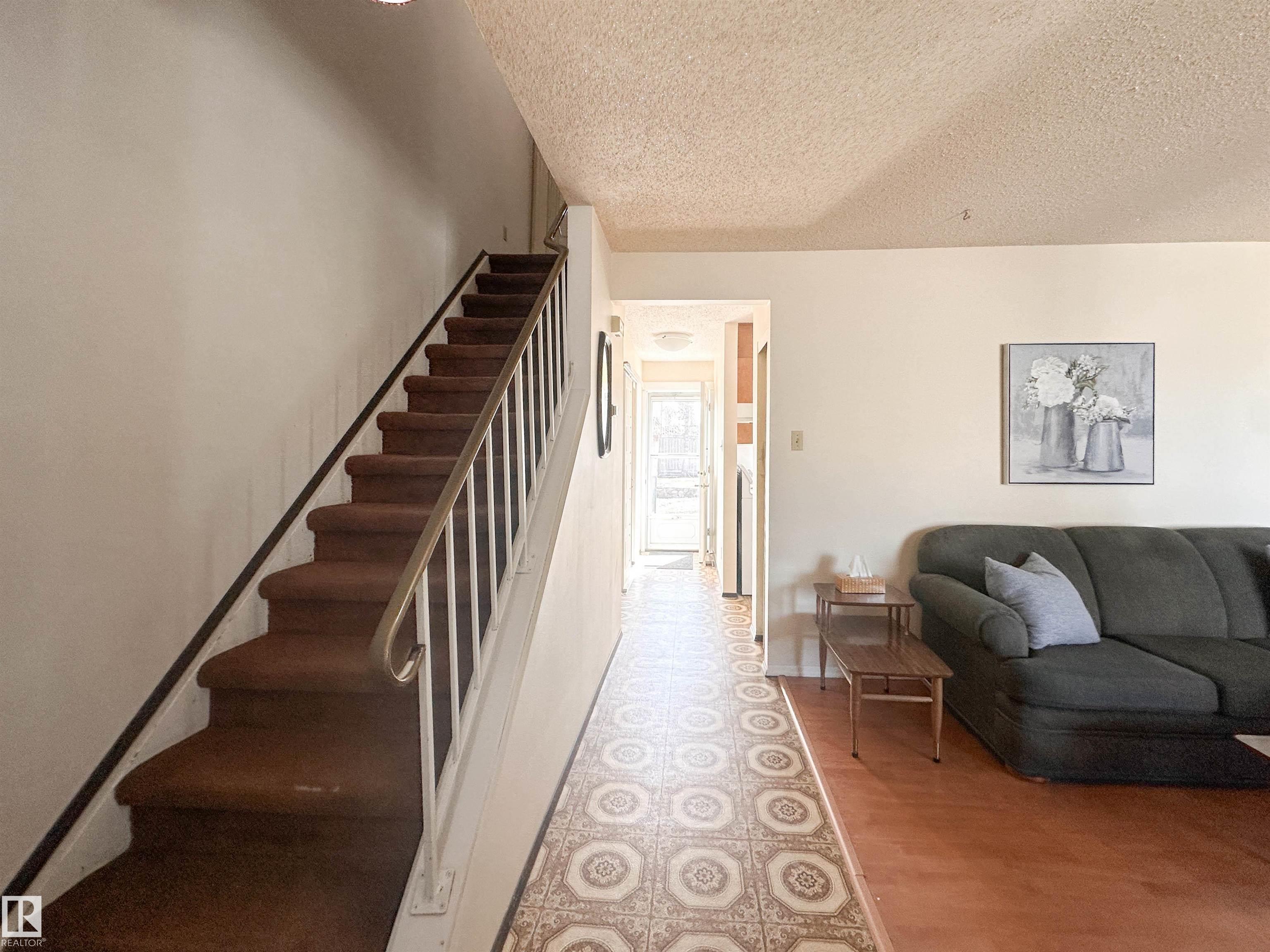 1 Forest Drive, Forest Lawn, St. Albert