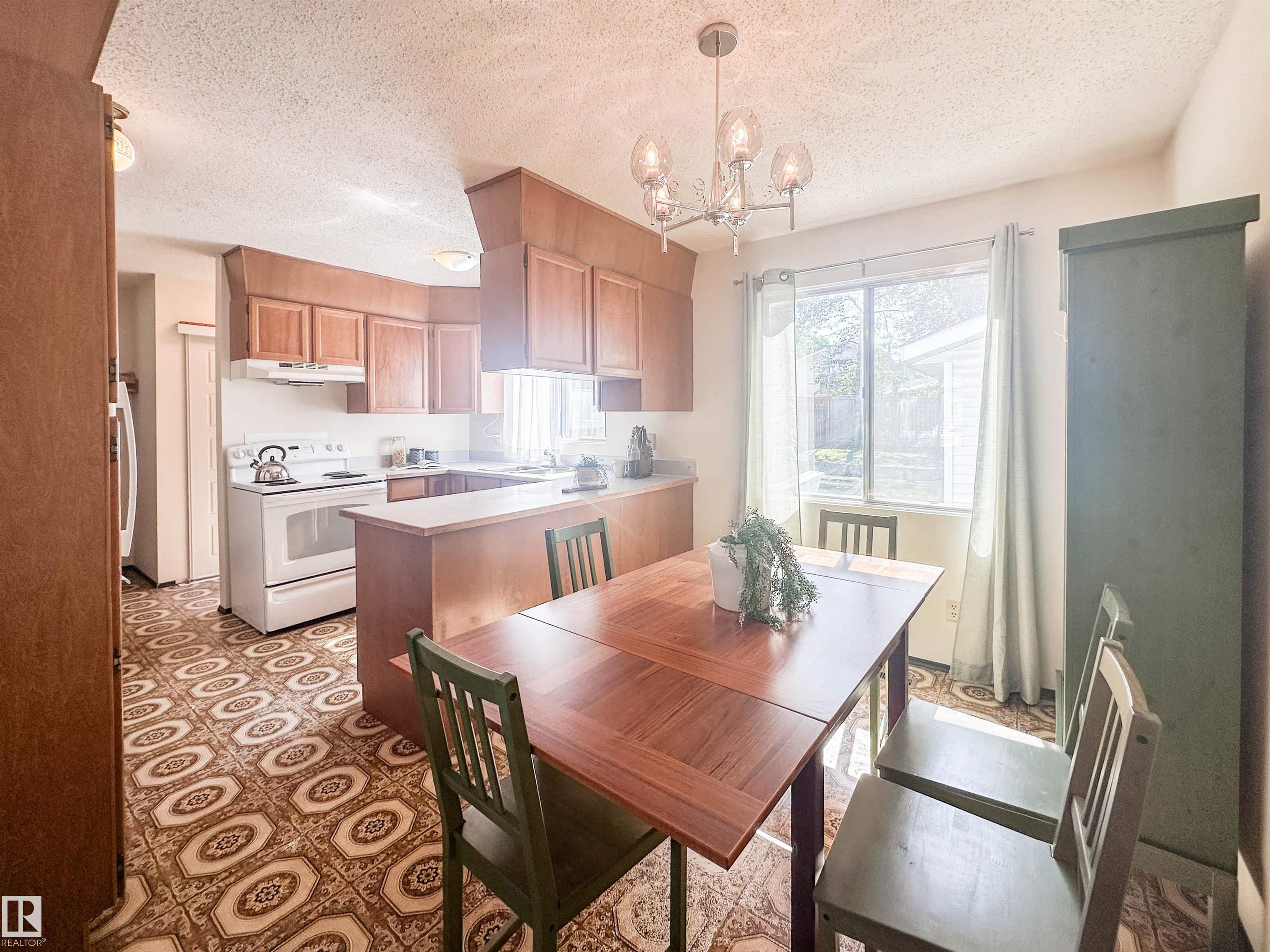 Photo 11 at 1 Forest Drive, Forest Lawn, St. Albert