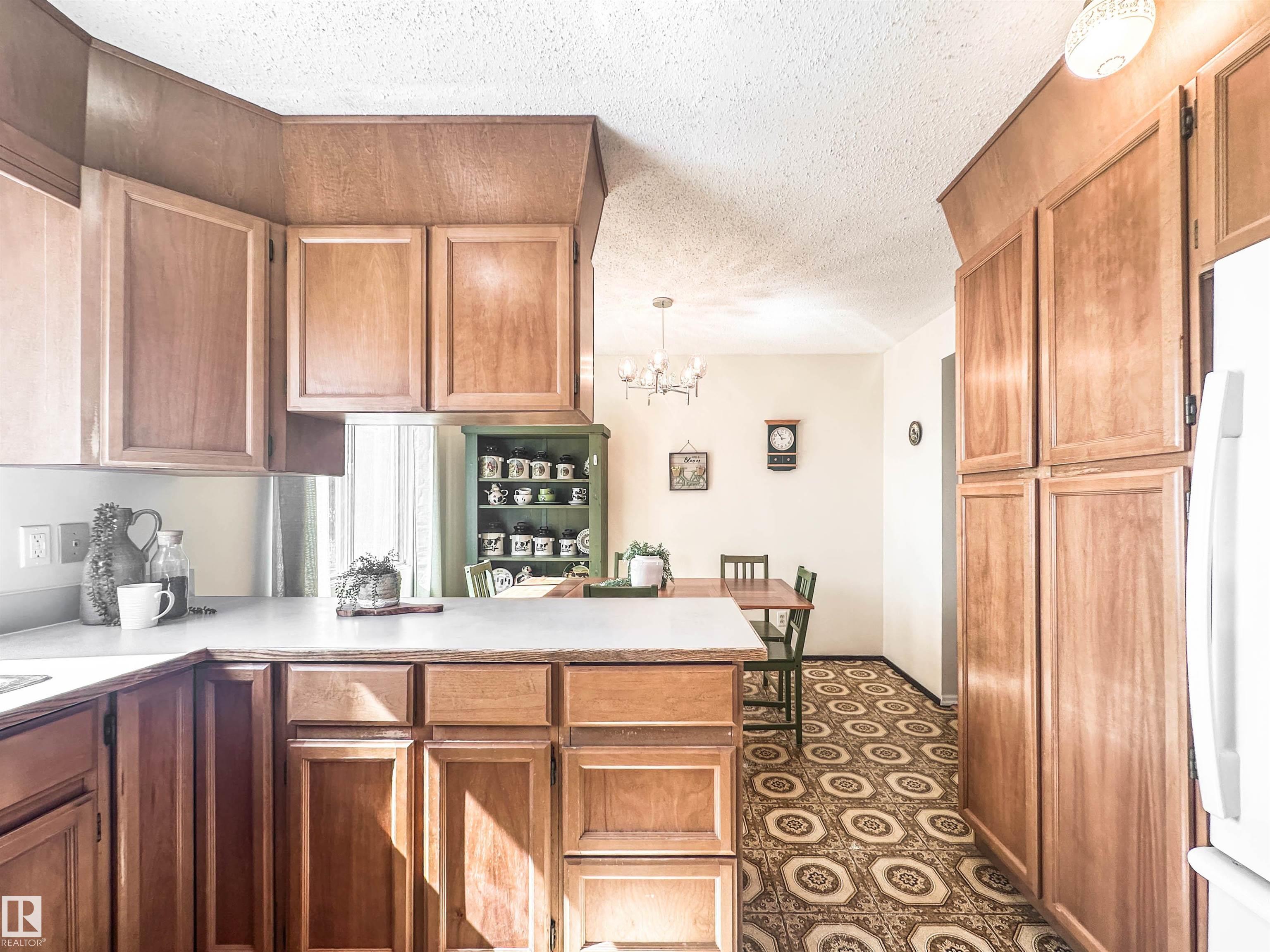Photo 15 at 1 Forest Drive, Forest Lawn, St. Albert