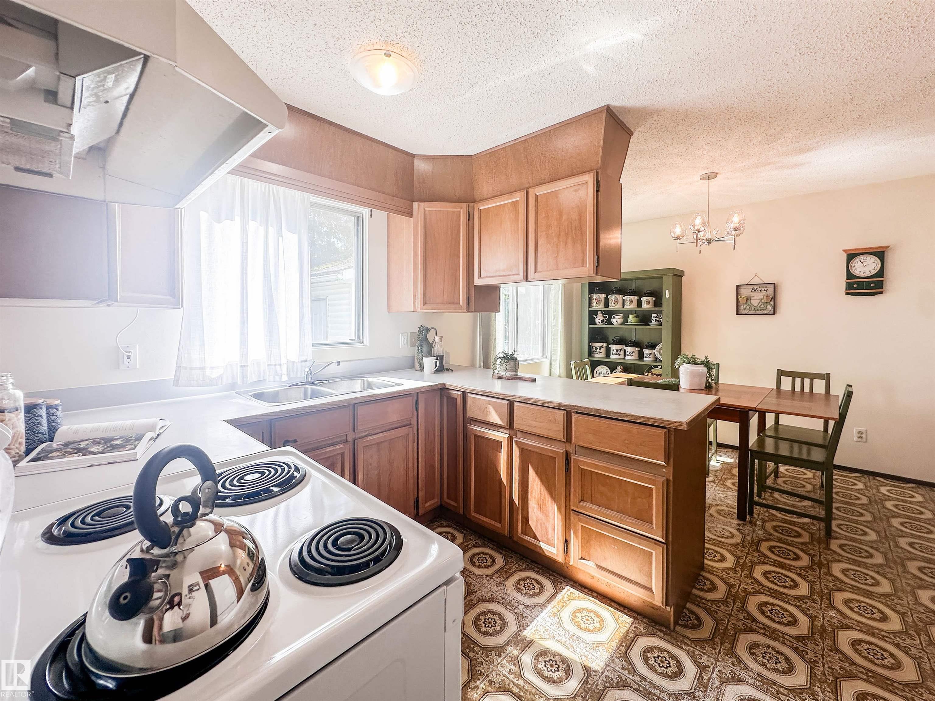 Photo 16 at 1 Forest Drive, Forest Lawn, St. Albert