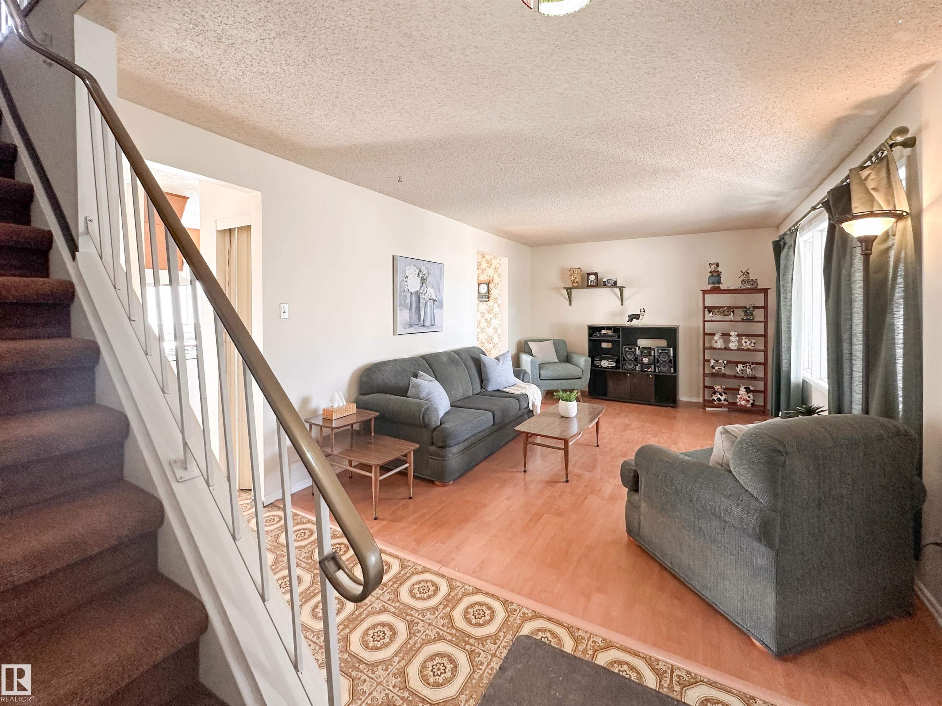 1 Forest Drive, Forest Lawn, St. Albert