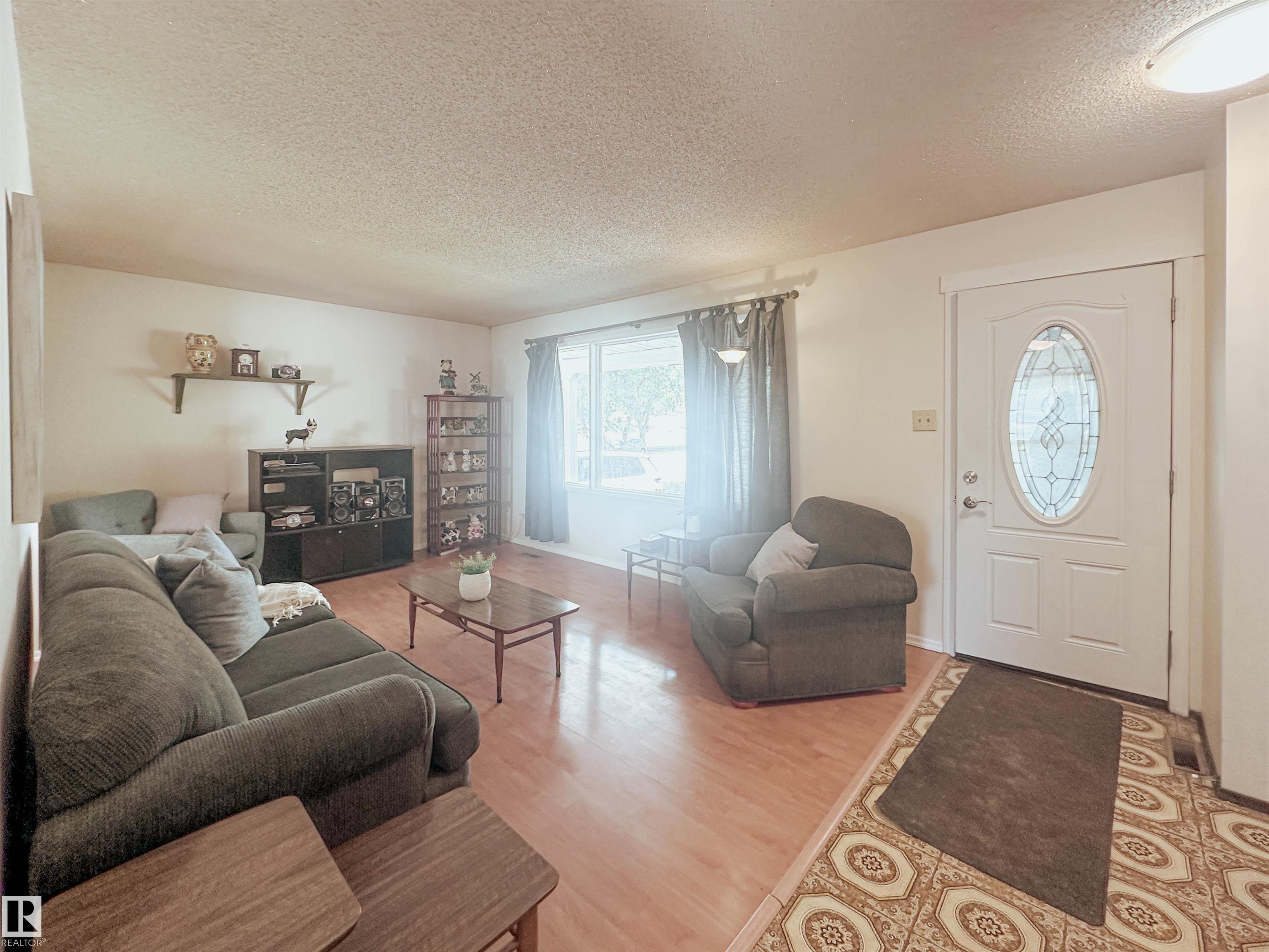 Photo 7 at 1 Forest Drive, Forest Lawn, St. Albert