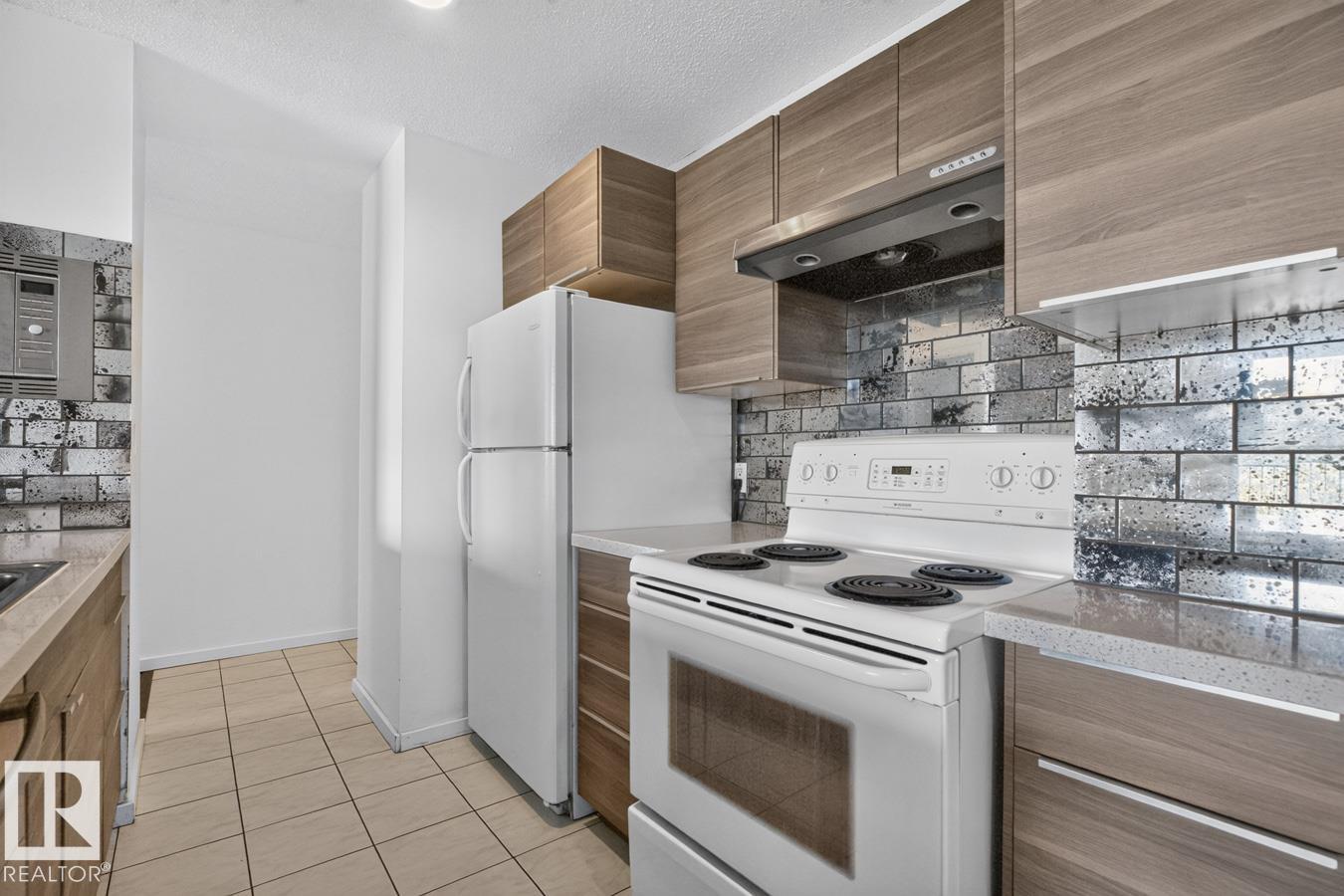 Photo 14 at 205 - 11307 99 Avenue NW, Wîhkwêntôwin, Edmonton