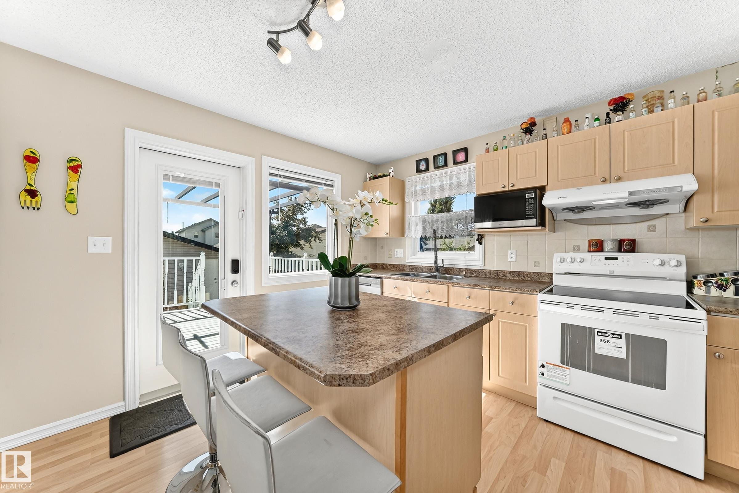 Photo 14 at 17408 87 Street NW, Klarvatten, Edmonton