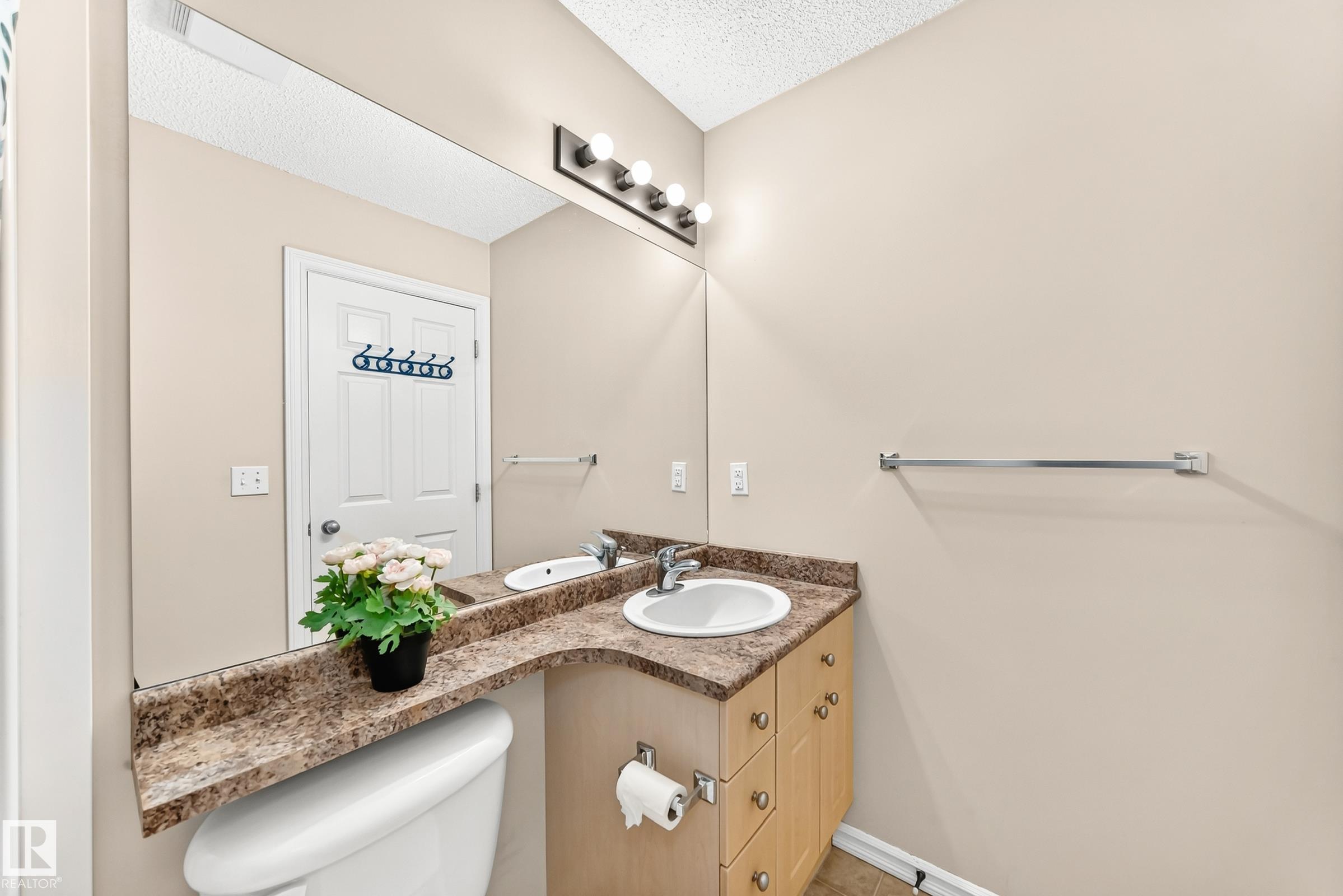 Photo 35 at 17408 87 Street NW, Klarvatten, Edmonton