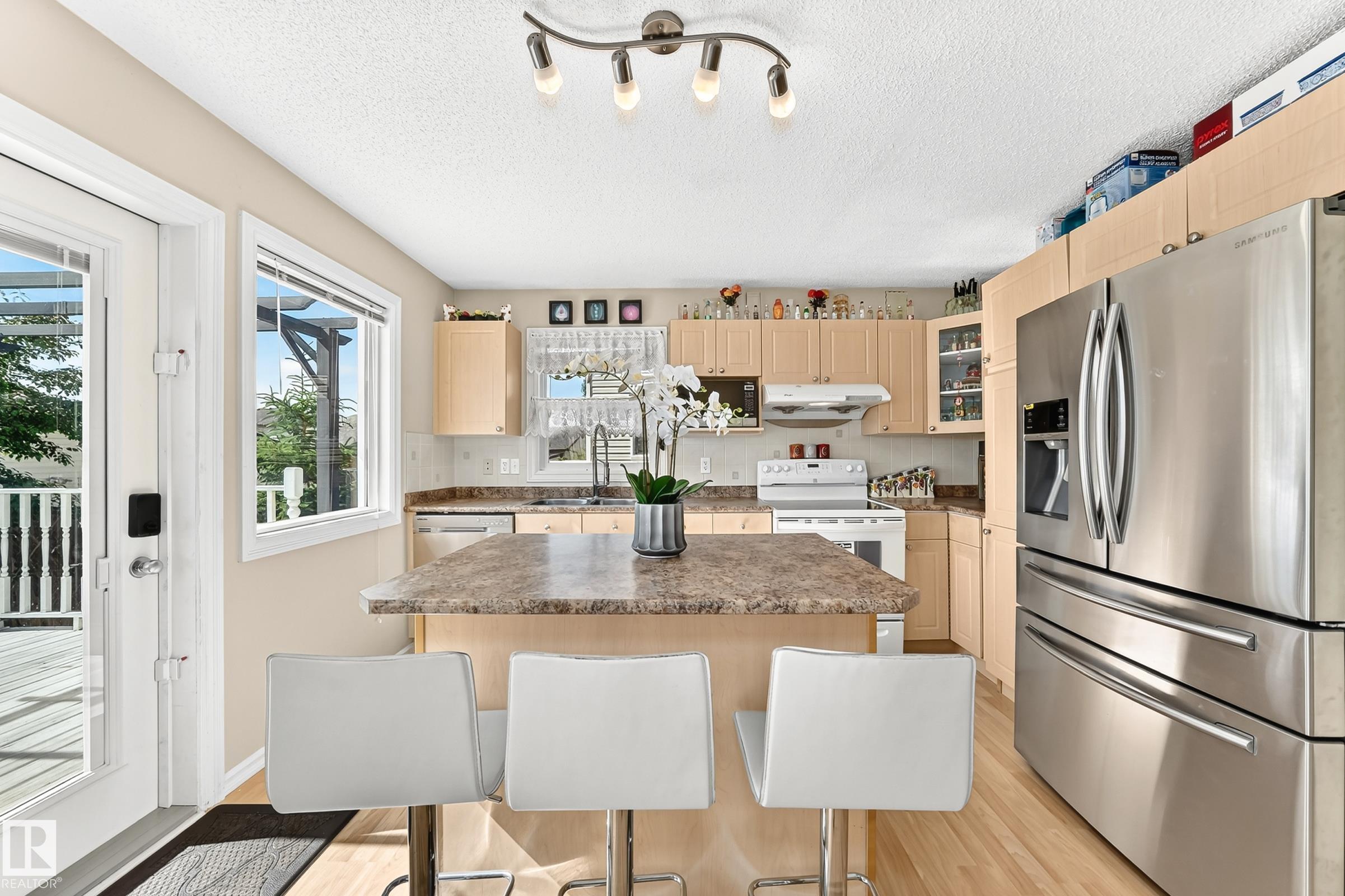 Photo 6 at 17408 87 Street NW, Klarvatten, Edmonton