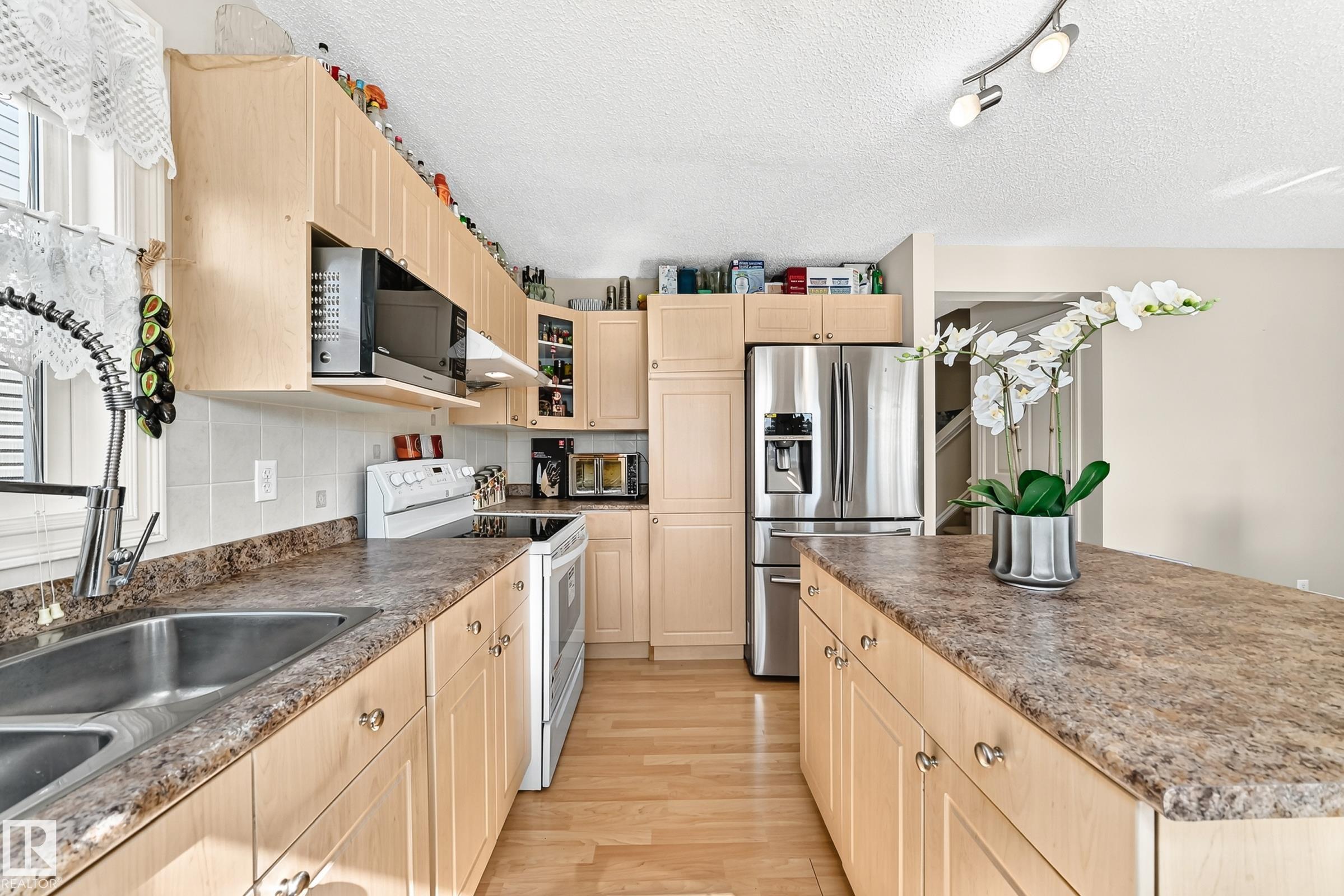 Photo 9 at 17408 87 Street NW, Klarvatten, Edmonton