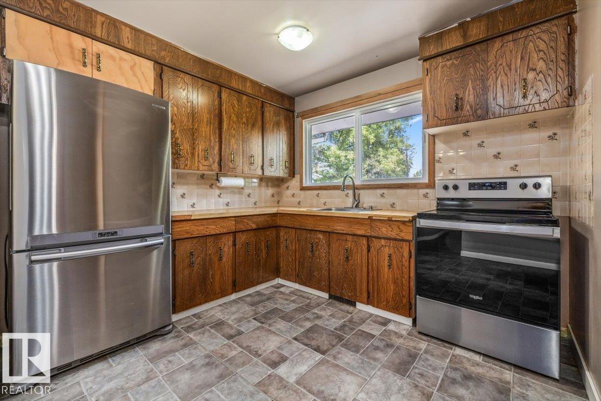 https://zimg.paragon.ice.com/ParagonImages/Property/PM/RAE/225408476/11/0/0/70012973cdd76ce8b9e14ffd149dc1fe/1/a557140f7a2c78cd8c918db3ed2349f6/225408476-52abec4d-9f56-4464-bb6b-fcf6510f2657.JPG