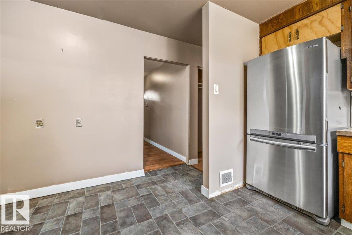 https://zimg.paragon.ice.com/ParagonImages/Property/PM/RAE/225408476/13/0/0/93884908d25716054611e5e4353dec2b/1/a557140f7a2c78cd8c918db3ed2349f6/225408476-cfe2979e-9379-49f5-b2f1-9e5fc4edccce.JPG