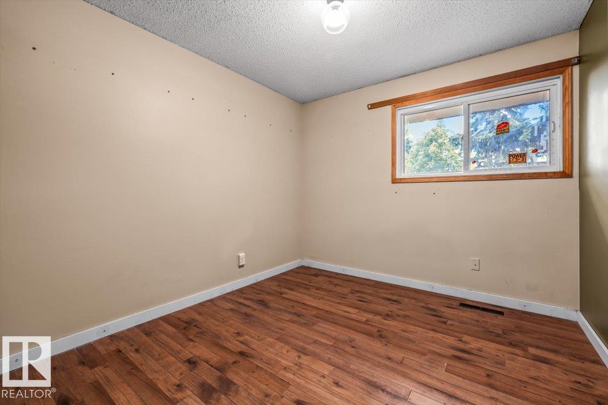 https://zimg.paragon.ice.com/ParagonImages/Property/PM/RAE/225408476/19/0/0/e8977e1bf04f419ef6fc39dcda8beec0/1/a557140f7a2c78cd8c918db3ed2349f6/225408476-1d4a7fc9-4004-43a9-8cd7-9a23b2127264.JPG