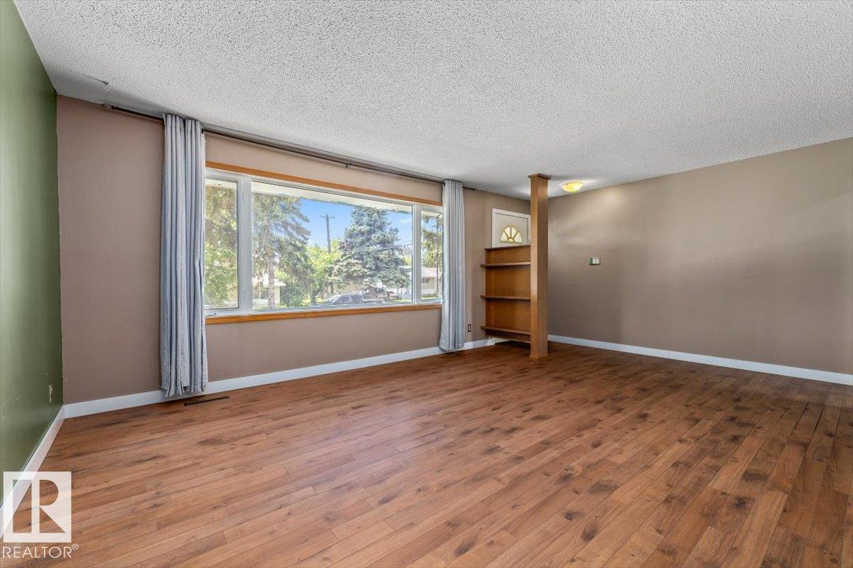 https://zimg.paragon.ice.com/ParagonImages/Property/PM/RAE/225408476/7/0/0/747f9b3ab5f93fe9b40671f4d5f82330/1/a557140f7a2c78cd8c918db3ed2349f6/225408476-4d5de287-c661-4a80-b79d-322a141a83ca.JPG
