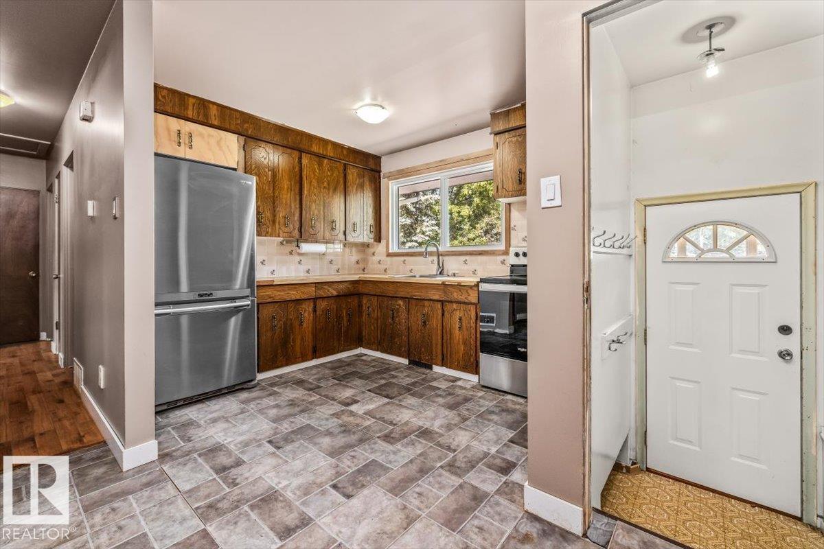 https://zimg.paragon.ice.com/ParagonImages/Property/PM/RAE/225408476/9/0/0/c00211636455aa0d1eb223bcd3a8386e/1/a557140f7a2c78cd8c918db3ed2349f6/225408476-5c859f55-77ae-4947-9154-cb01643a33f5.JPG