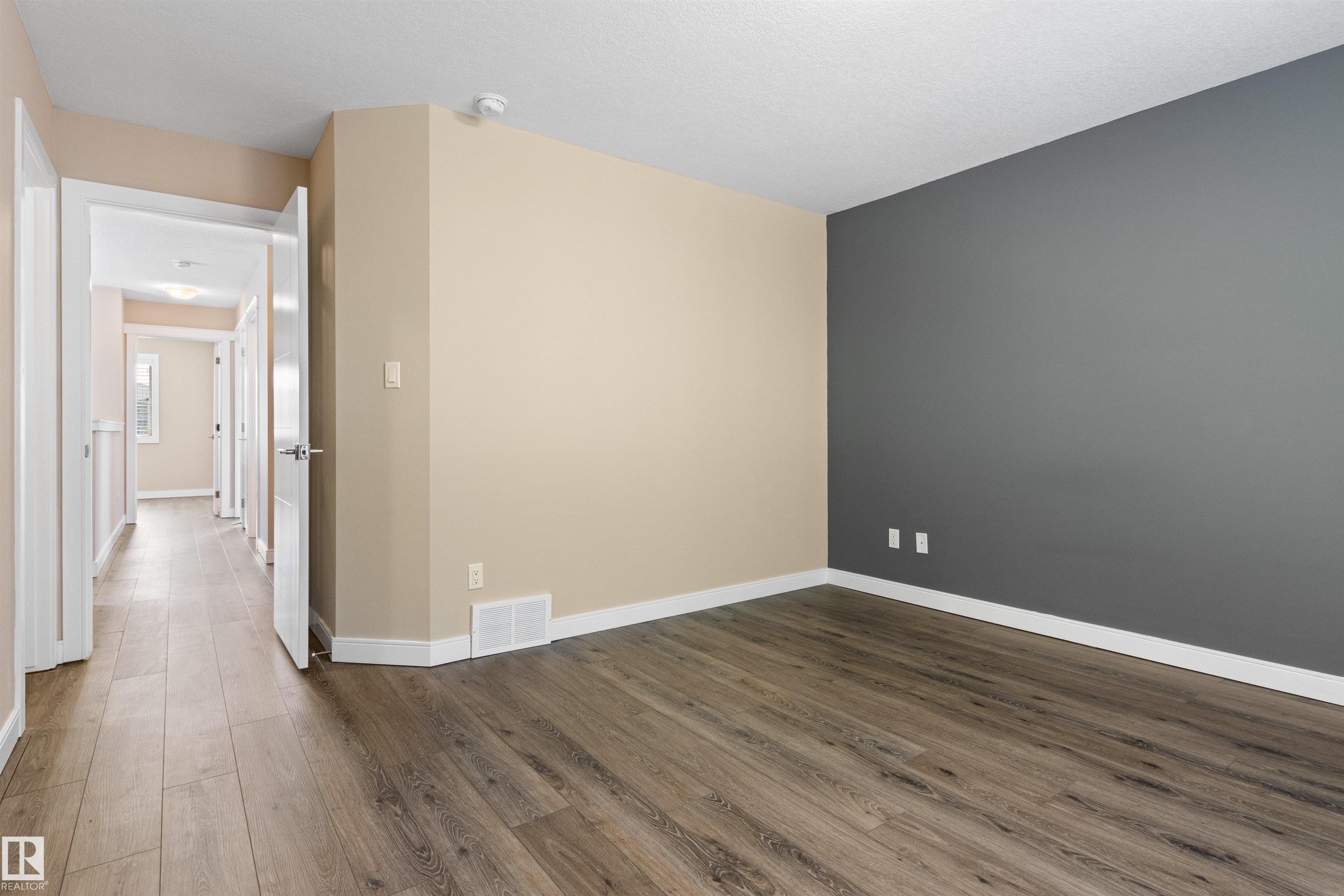 https://zimg.paragon.ice.com/ParagonImages/Property/PM/RAE/225408486/24/0/0/b3895bd02fd43b1280b6e8a5ef426f83/1/7959722188b04bc5cf01ffdf7550aa64/225408486-d5e8f105-876a-4d2a-9dbe-29418784bfd8.JPG
