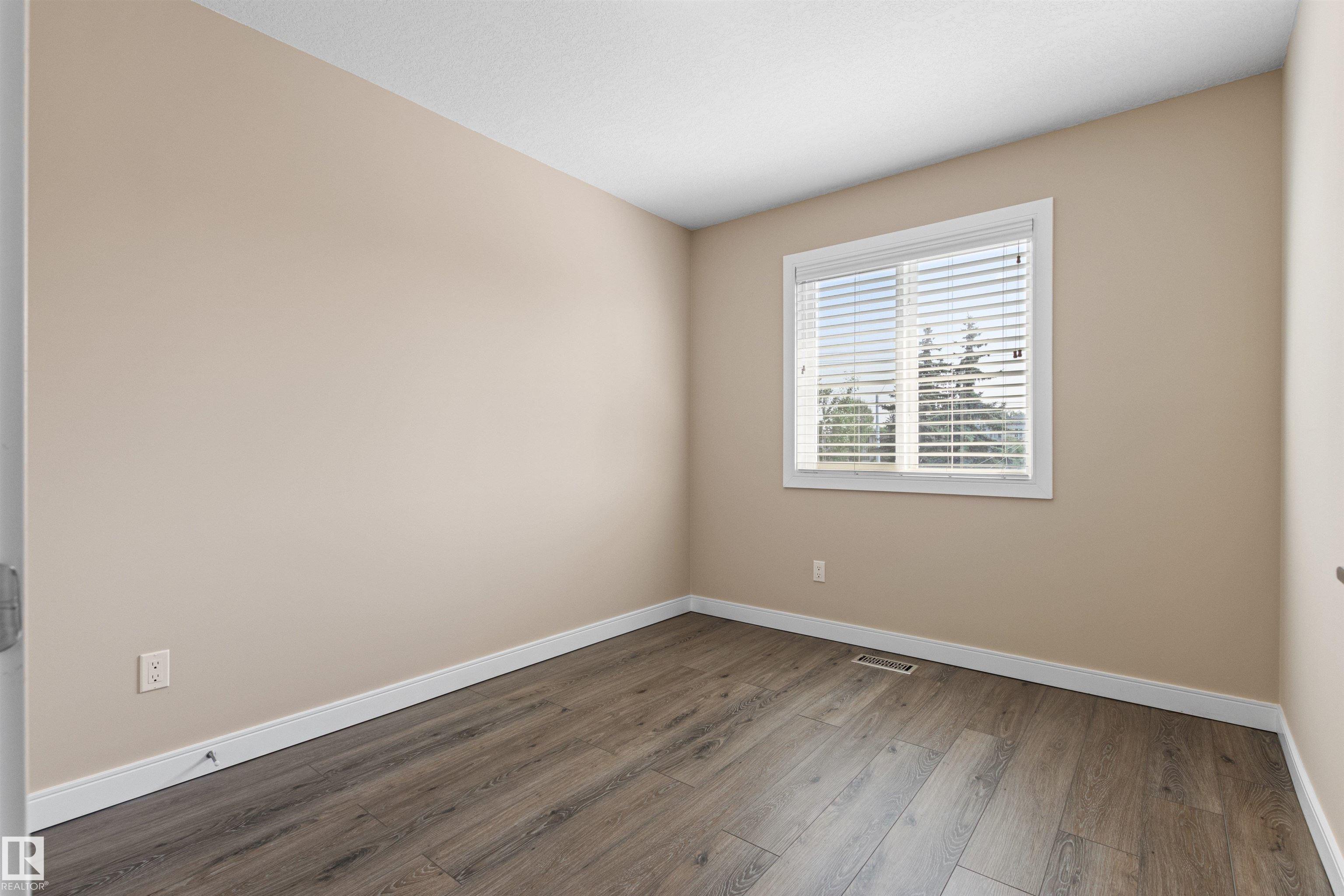 https://zimg.paragon.ice.com/ParagonImages/Property/PM/RAE/225408486/28/0/0/2c0d6013099c33bf765936ed93a75ca4/1/7959722188b04bc5cf01ffdf7550aa64/225408486-f188f4c1-47af-47ab-9cbe-5fbd8926f3b9.JPG