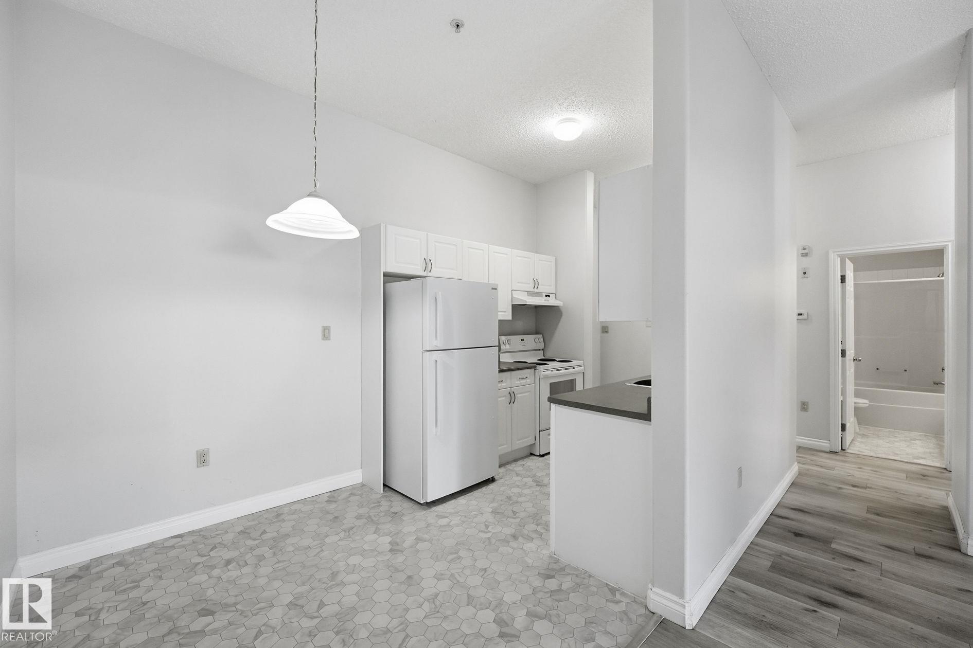 Photo 11 at 105 - 11446 40 Avenue NW, Royal Gardens, Edmonton