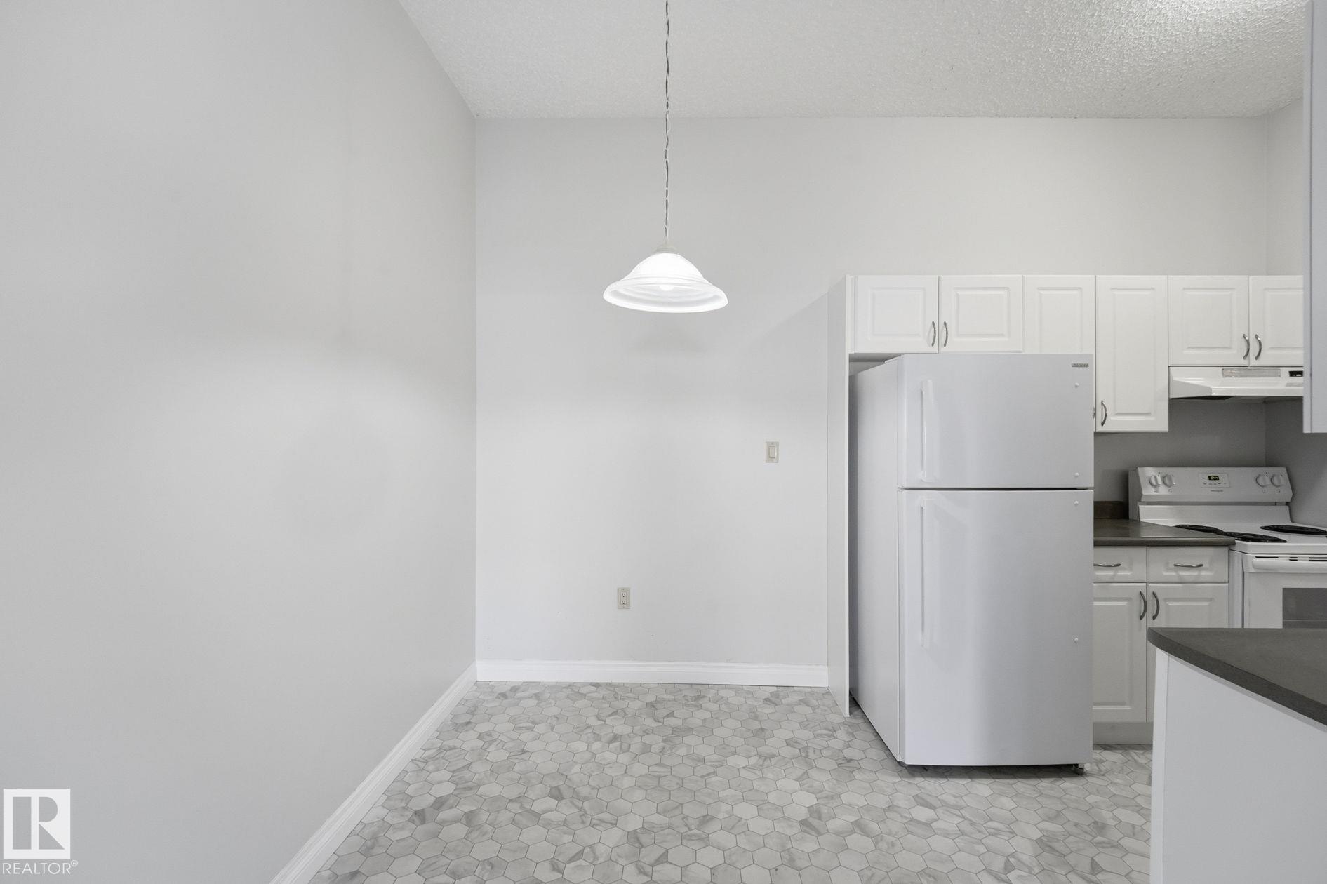 Photo 10 at 105 - 11446 40 Avenue NW, Royal Gardens, Edmonton