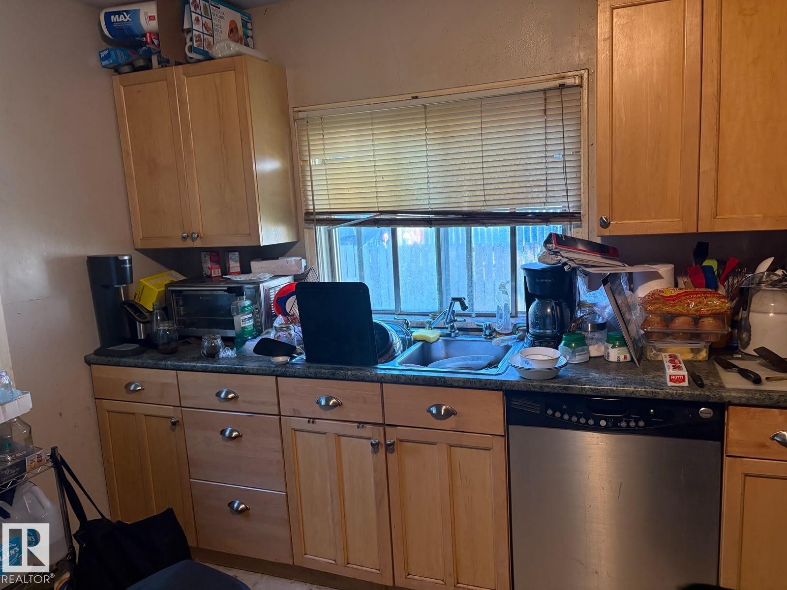 https://zimg.paragon.ice.com/ParagonImages/Property/PM/RAE/225408541/9/0/0/8f8f77b0ab622538d8fa89d2a0c7062b/1/d6cbd40e78040810a88f87d40957581f/225408541-55194063-4df8-4f7b-908d-de69388841aa.JPG