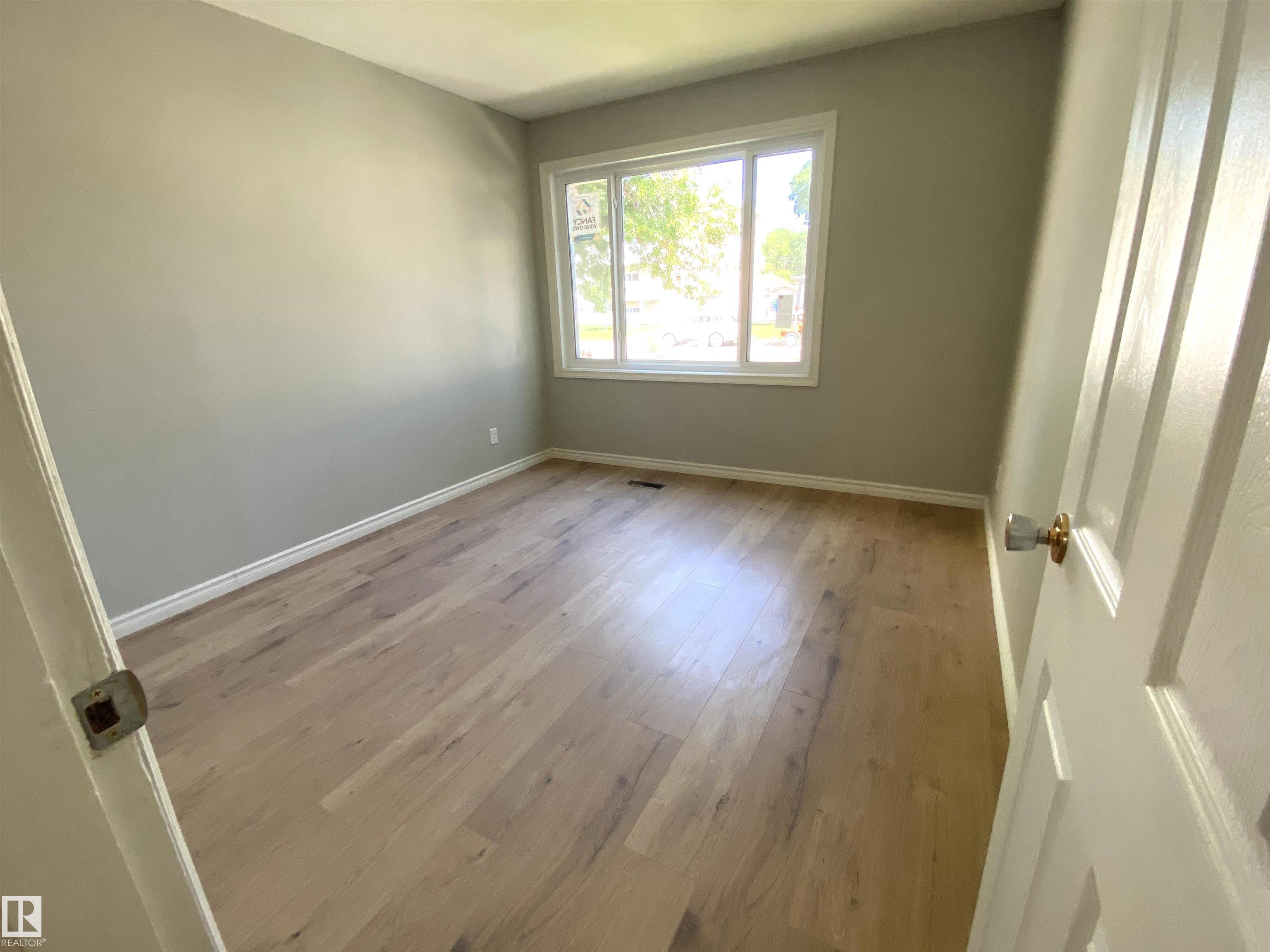 Photo 7 at 12010 66 Street NW, Montrose, Edmonton