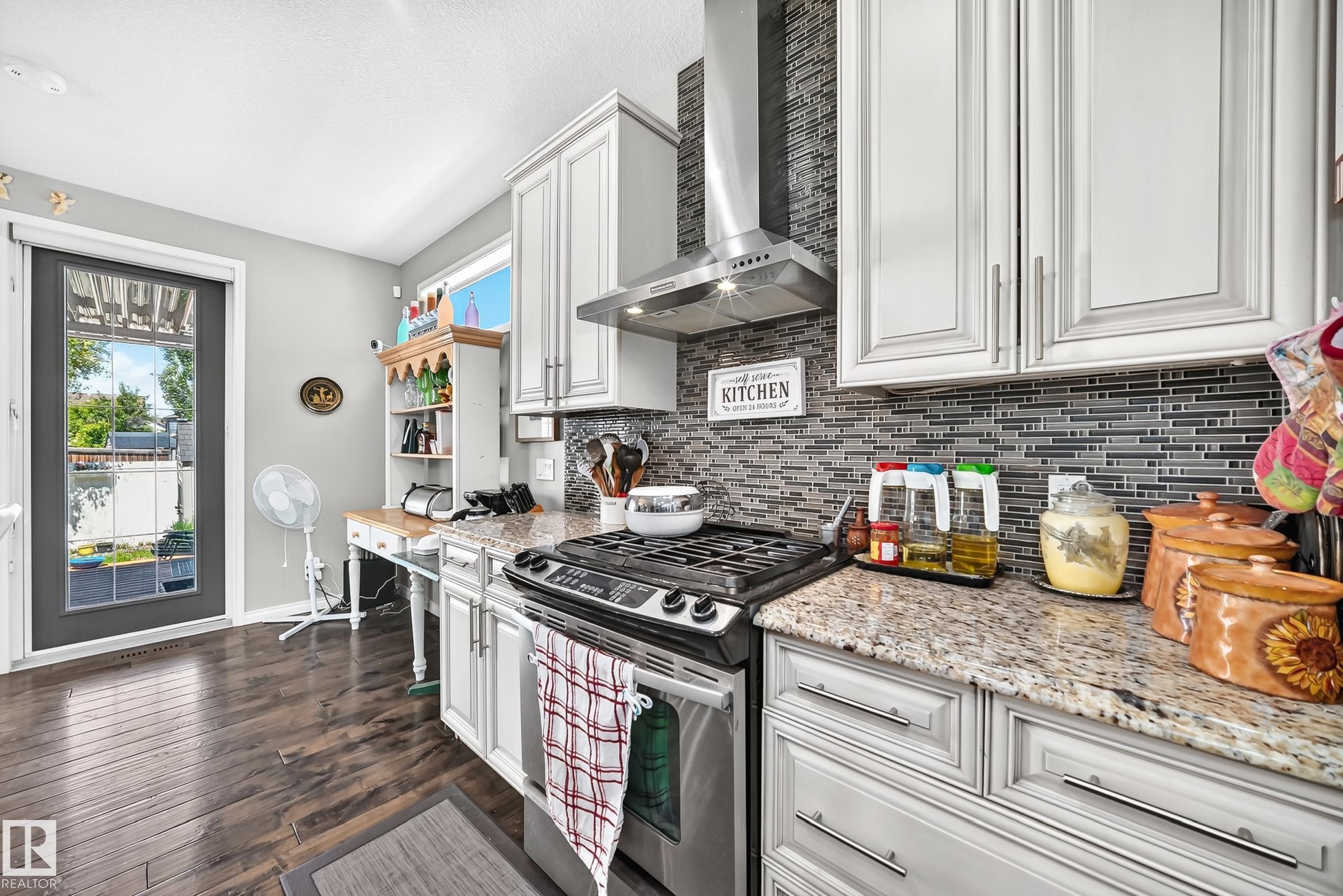 https://zimg.paragon.ice.com/ParagonImages/Property/PM/RAE/225408588/33/0/0/9948a54e2640a9833af63db51522658c/1/3c9f746fa2a0befdbb1f68105e3649f6/225408588-41e0b0c6-fd0a-42c2-9fc3-7f91b8baf4ac.JPG