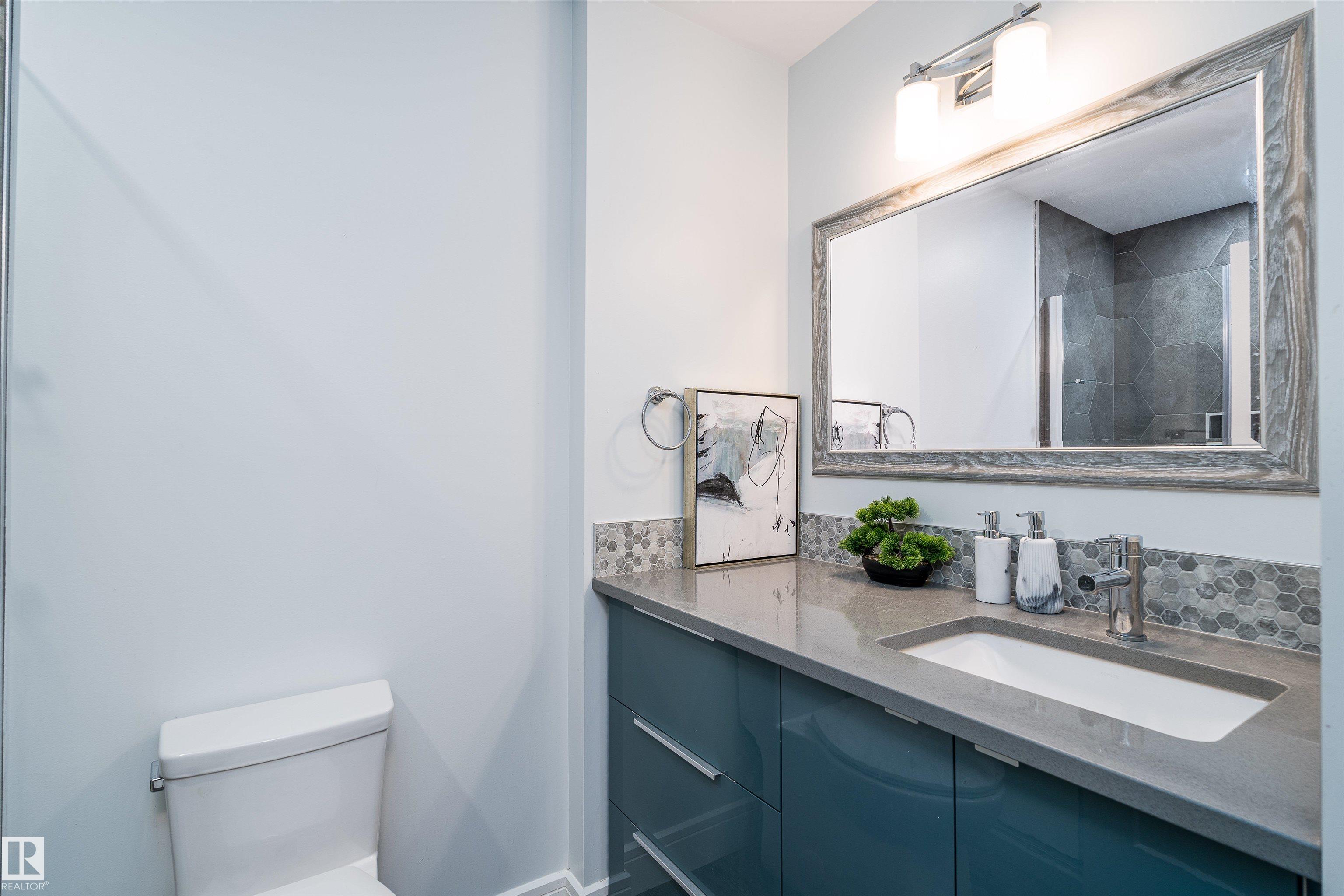 Photo 17 at 10934 80 Avenue NW, Garneau, Edmonton