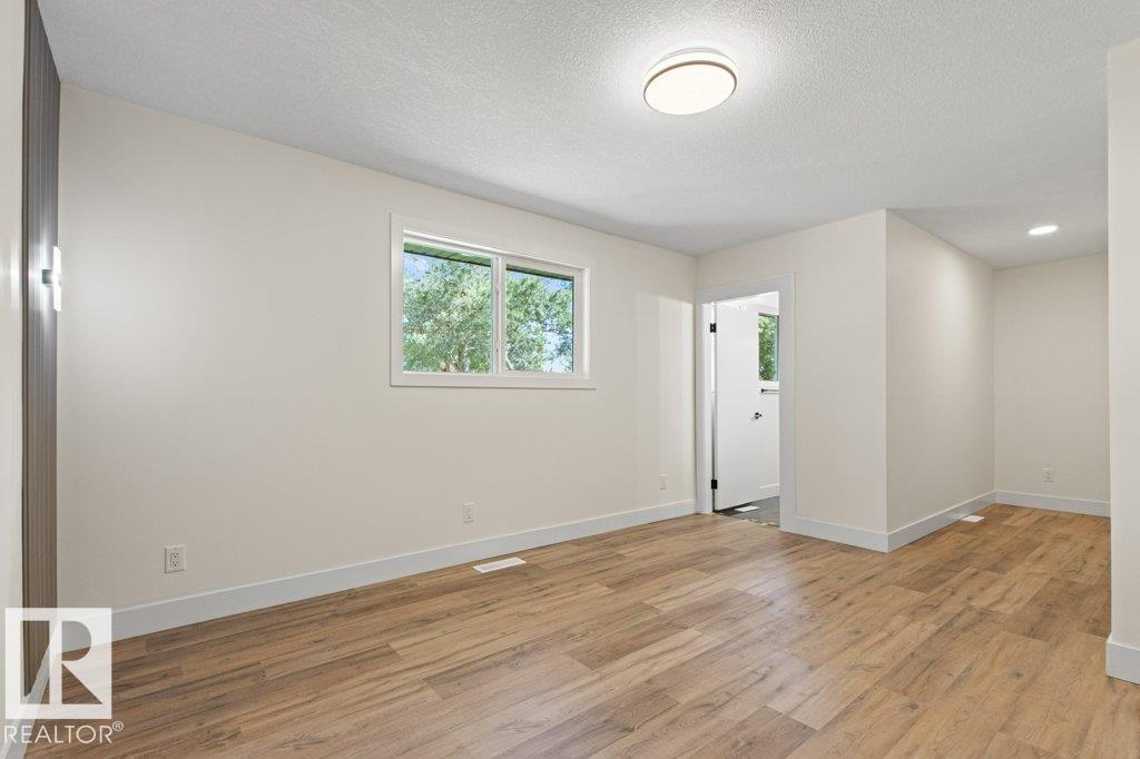 https://zimg.paragon.ice.com/ParagonImages/Property/PM/RAE/225408642/16/0/0/9569ff18e8bf89573745d800f88f6bb9/1/eb8786ad61e83e17fecc04f865a29550/225408642-08e97168-945a-4d24-8694-670ab43936eb.JPG