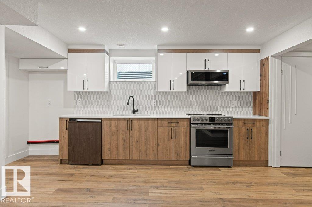 https://zimg.paragon.ice.com/ParagonImages/Property/PM/RAE/225408642/30/0/0/7368415a35db0fe4cf7a740d9da886c6/1/eb8786ad61e83e17fecc04f865a29550/225408642-04db0a14-d92e-497b-a610-bb08349f9187.JPG