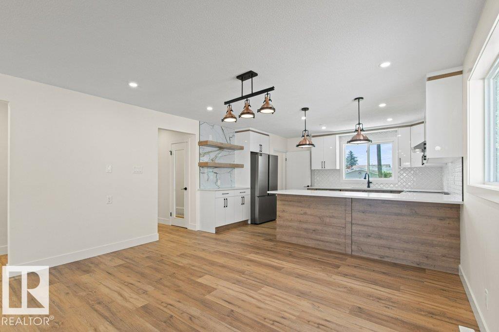https://zimg.paragon.ice.com/ParagonImages/Property/PM/RAE/225408642/6/0/0/c878f25e8e9d9e227652a85ad32f8b48/1/eb8786ad61e83e17fecc04f865a29550/225408642-4f52ea5e-0b6e-4e52-ba0b-2460d3f0899b.JPG