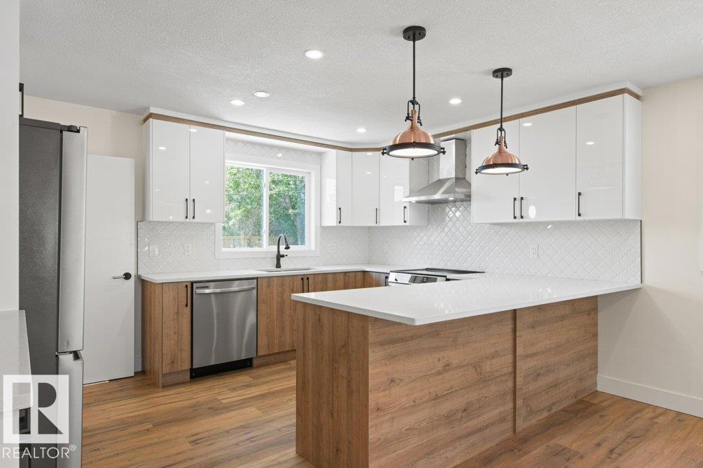 https://zimg.paragon.ice.com/ParagonImages/Property/PM/RAE/225408642/8/0/0/cff57ff69de2387cf72b20925b356420/1/eb8786ad61e83e17fecc04f865a29550/225408642-4b73ba59-f63c-41c6-bd13-0d860da0f066.JPG