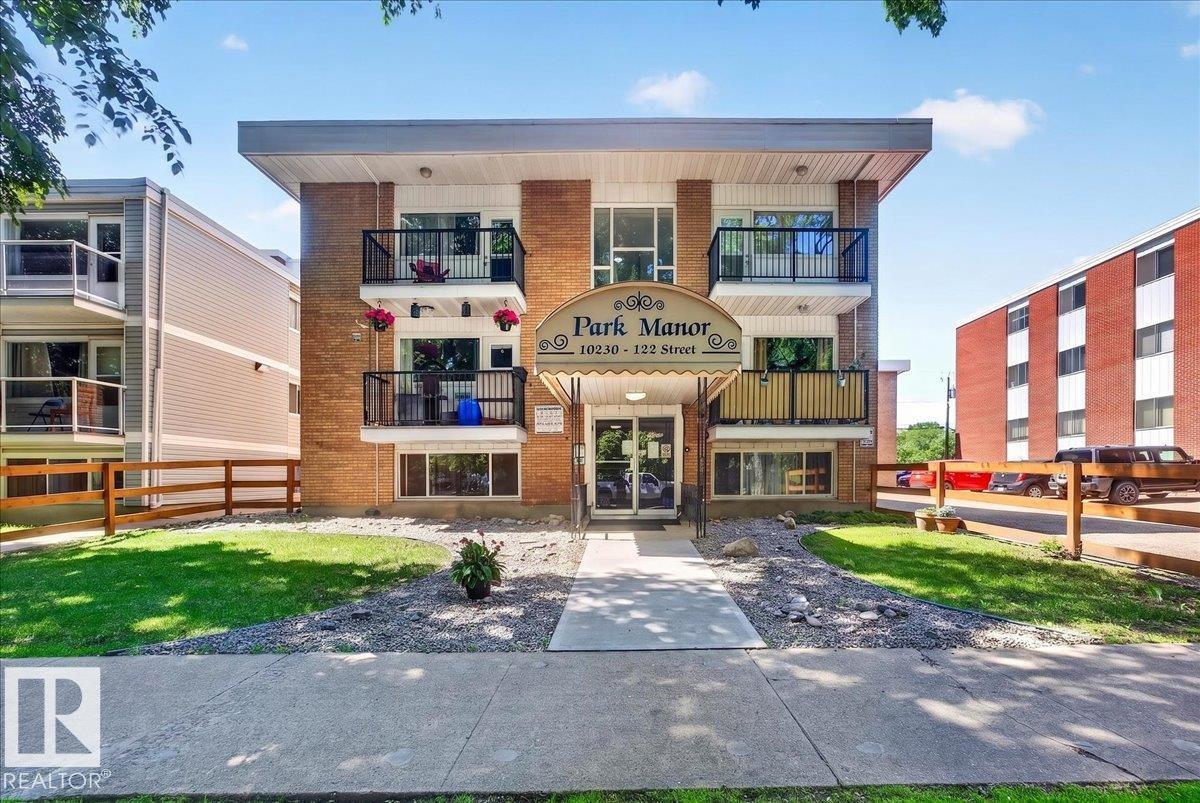33 - 10230 122 Street NW, Wîhkwêntôwin, Edmonton